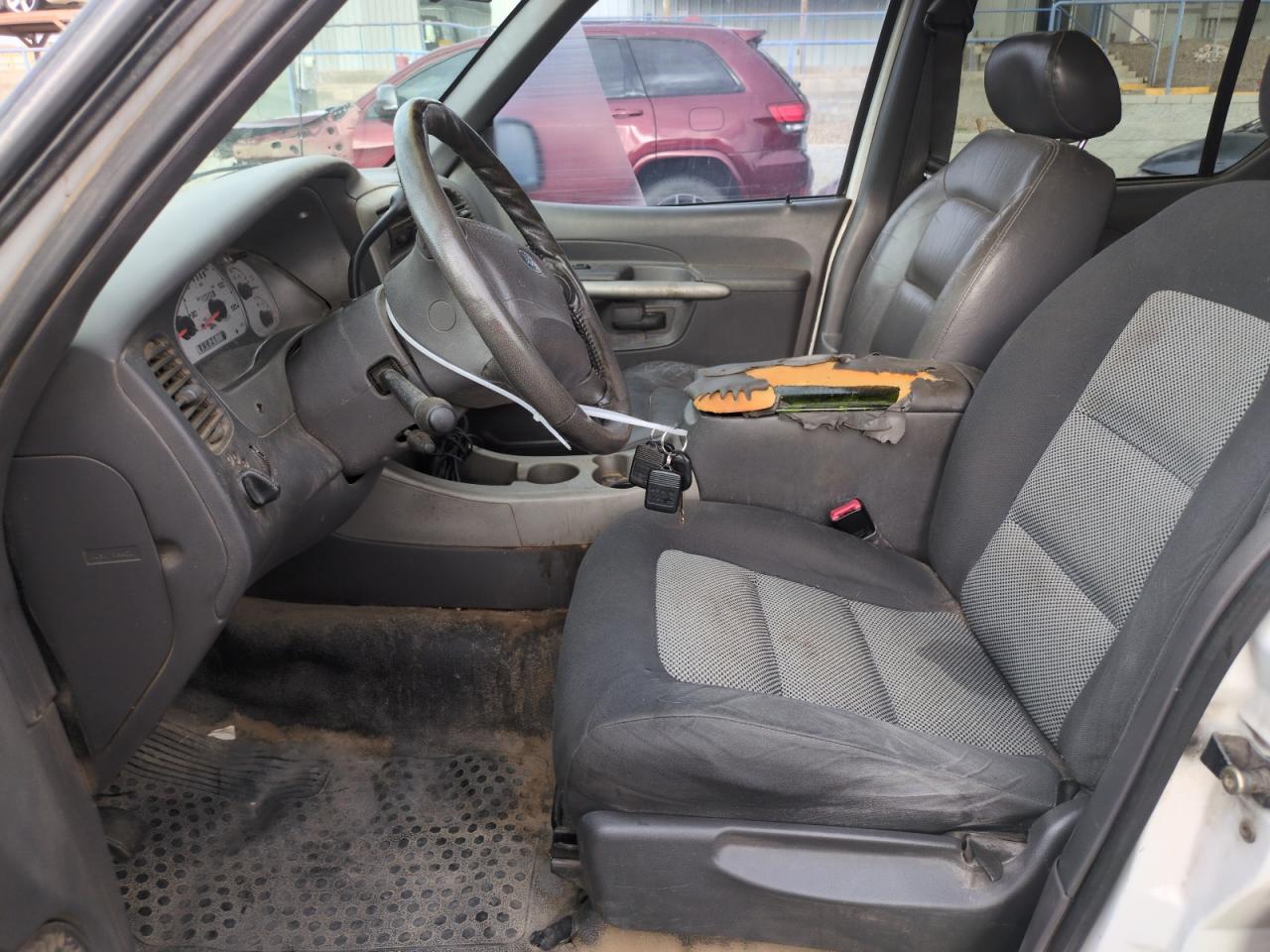 2001 Ford Explorer Sport Trac White vin: 1FMZU67E61UB59238