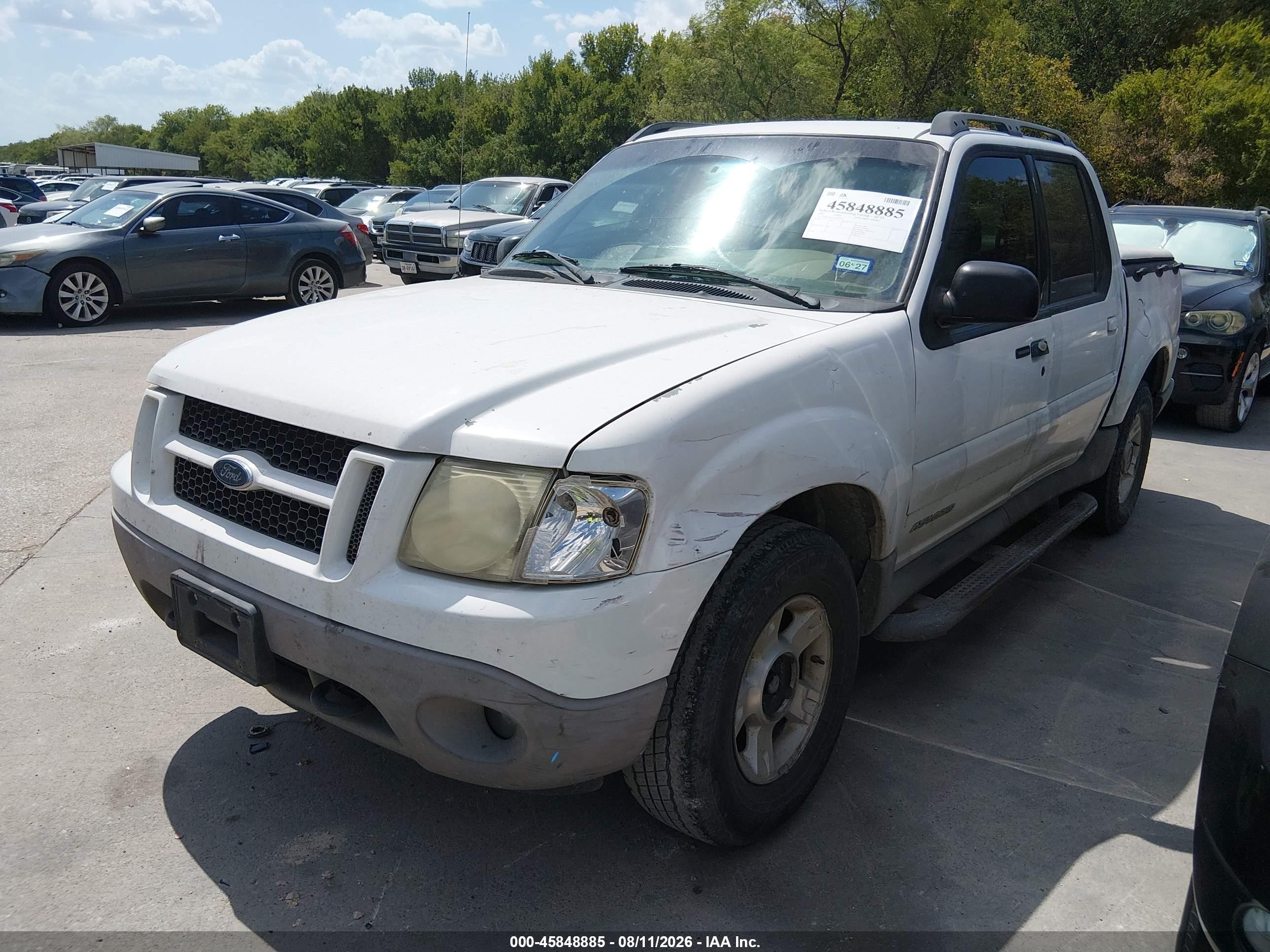 2002 Ford Explorer Sport Trac   White vin: 1FMZU67E62UB84271