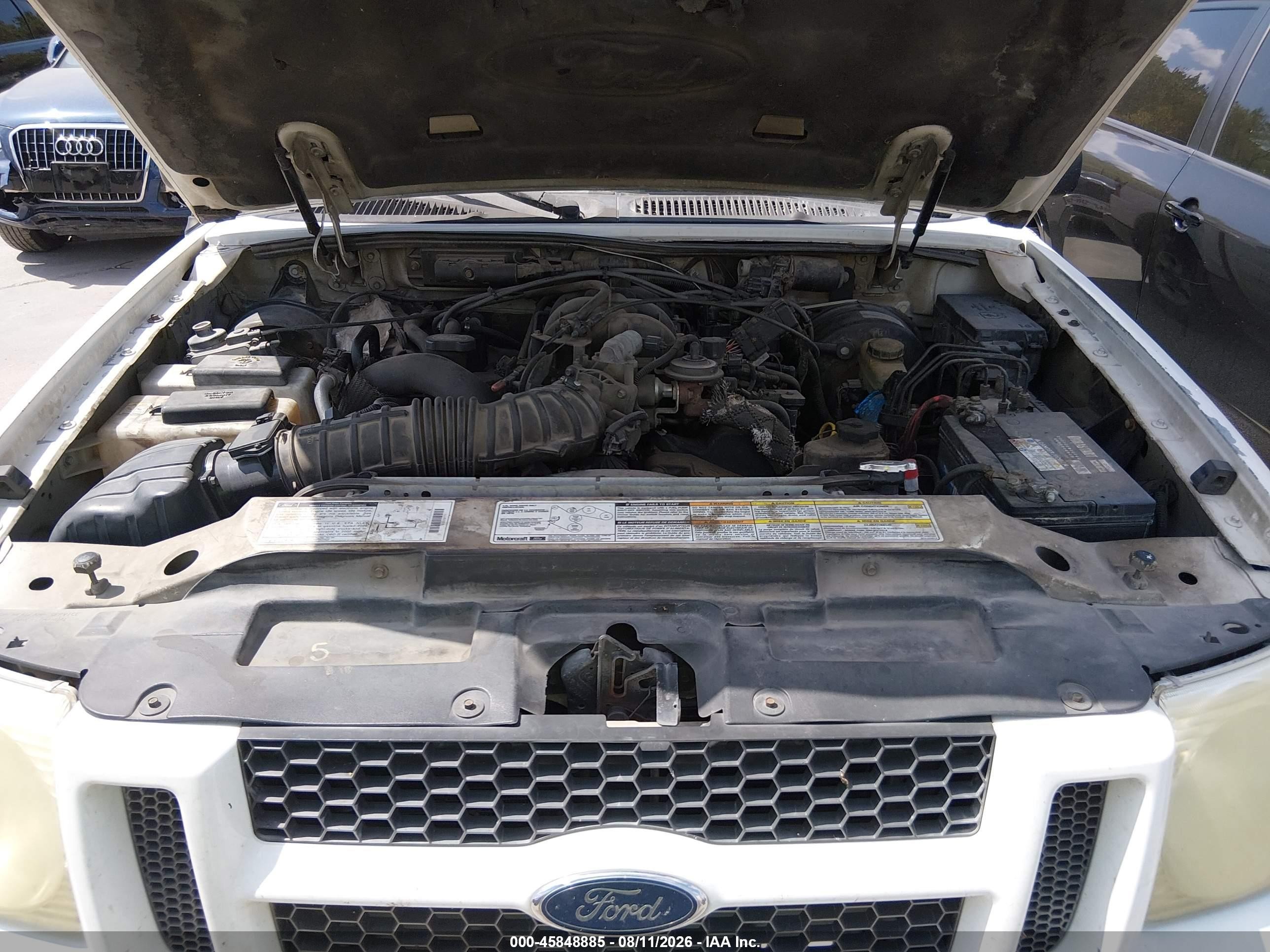 2002 Ford Explorer Sport Trac   White vin: 1FMZU67E62UB84271
