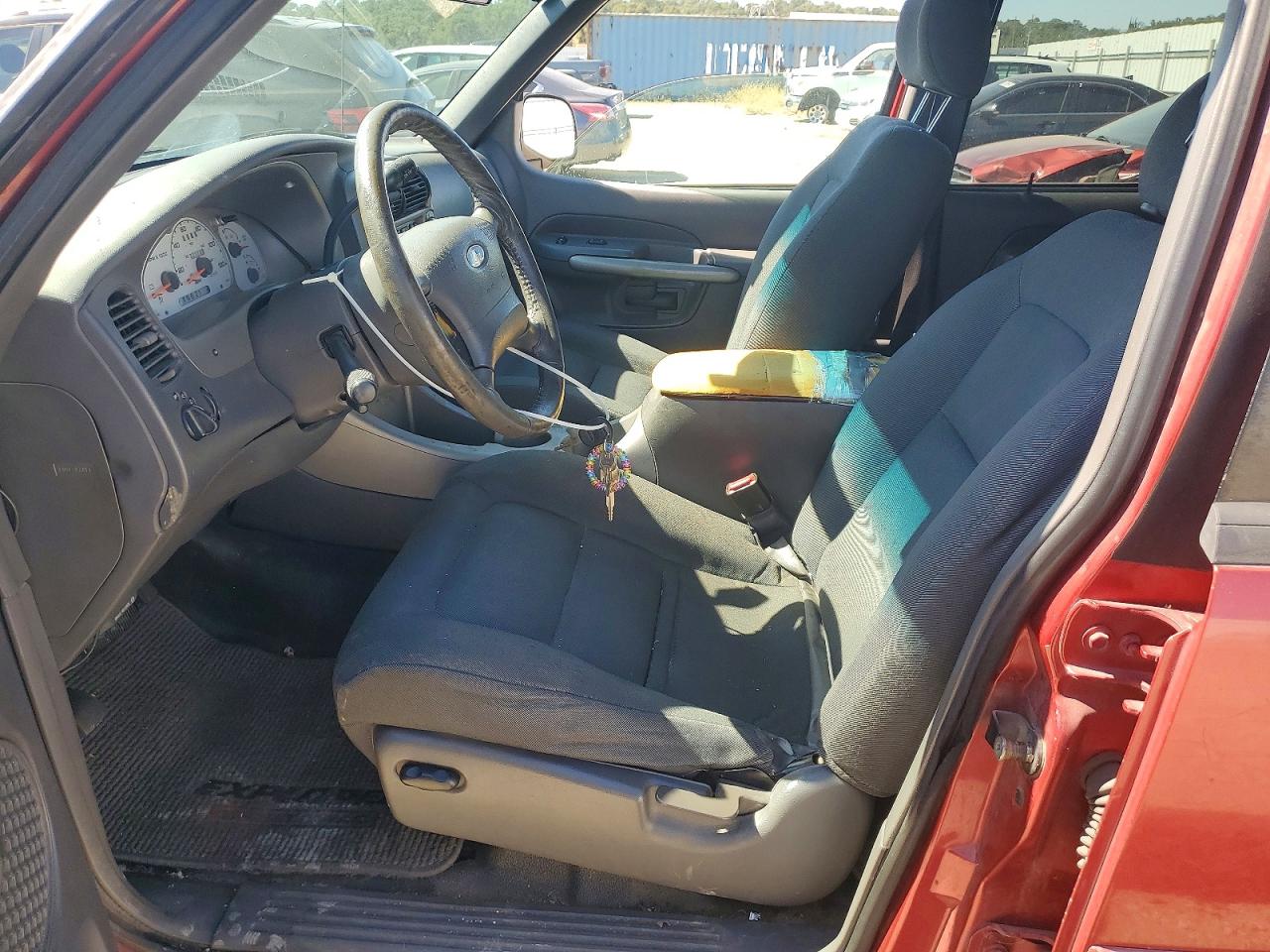 2001 Ford Explorer Sport Trac Red vin: 1FMZU67E71UB29116
