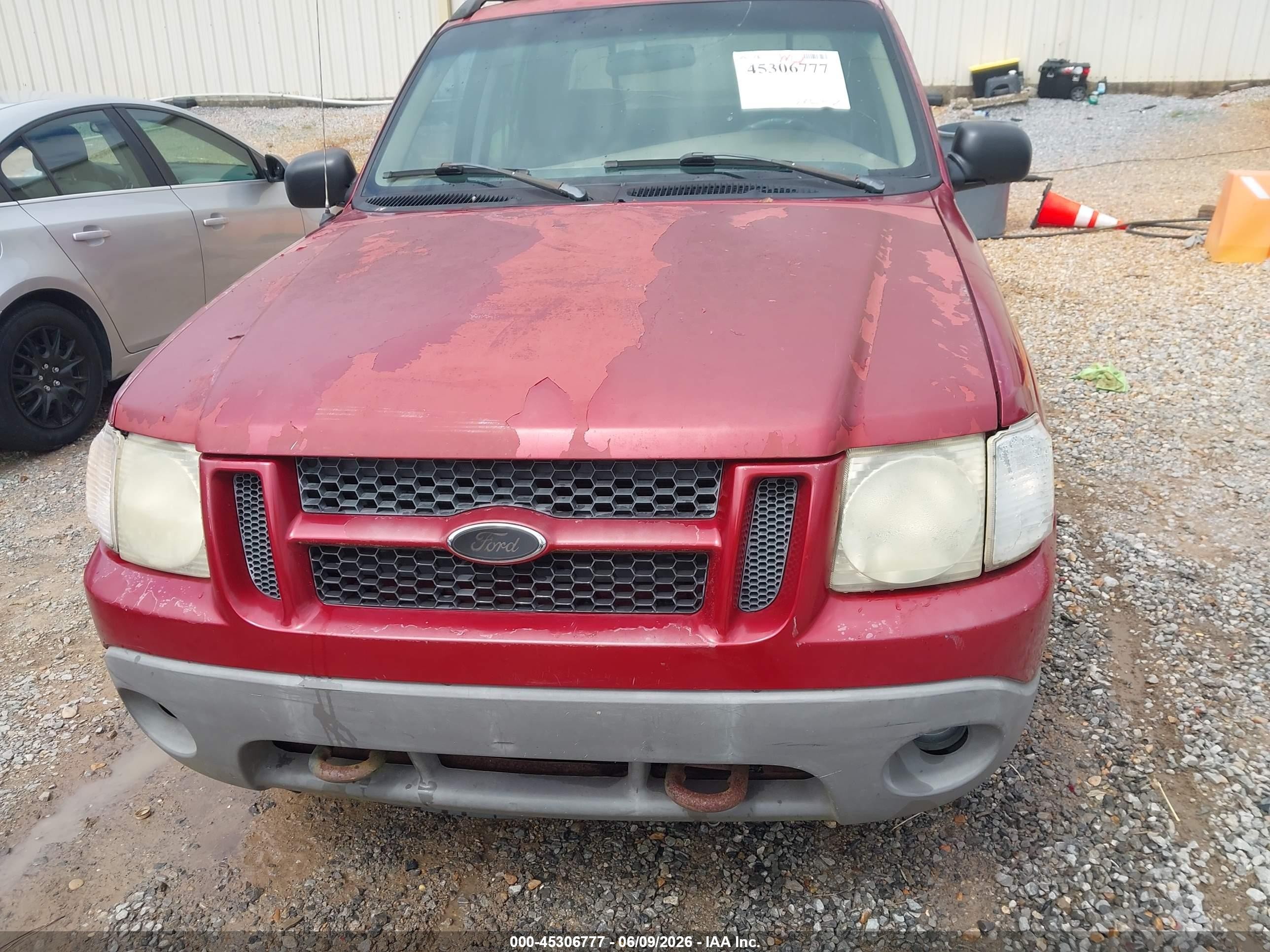 2001 Ford Explorer Sport Trac   Red vin: 1FMZU67E71UB78154