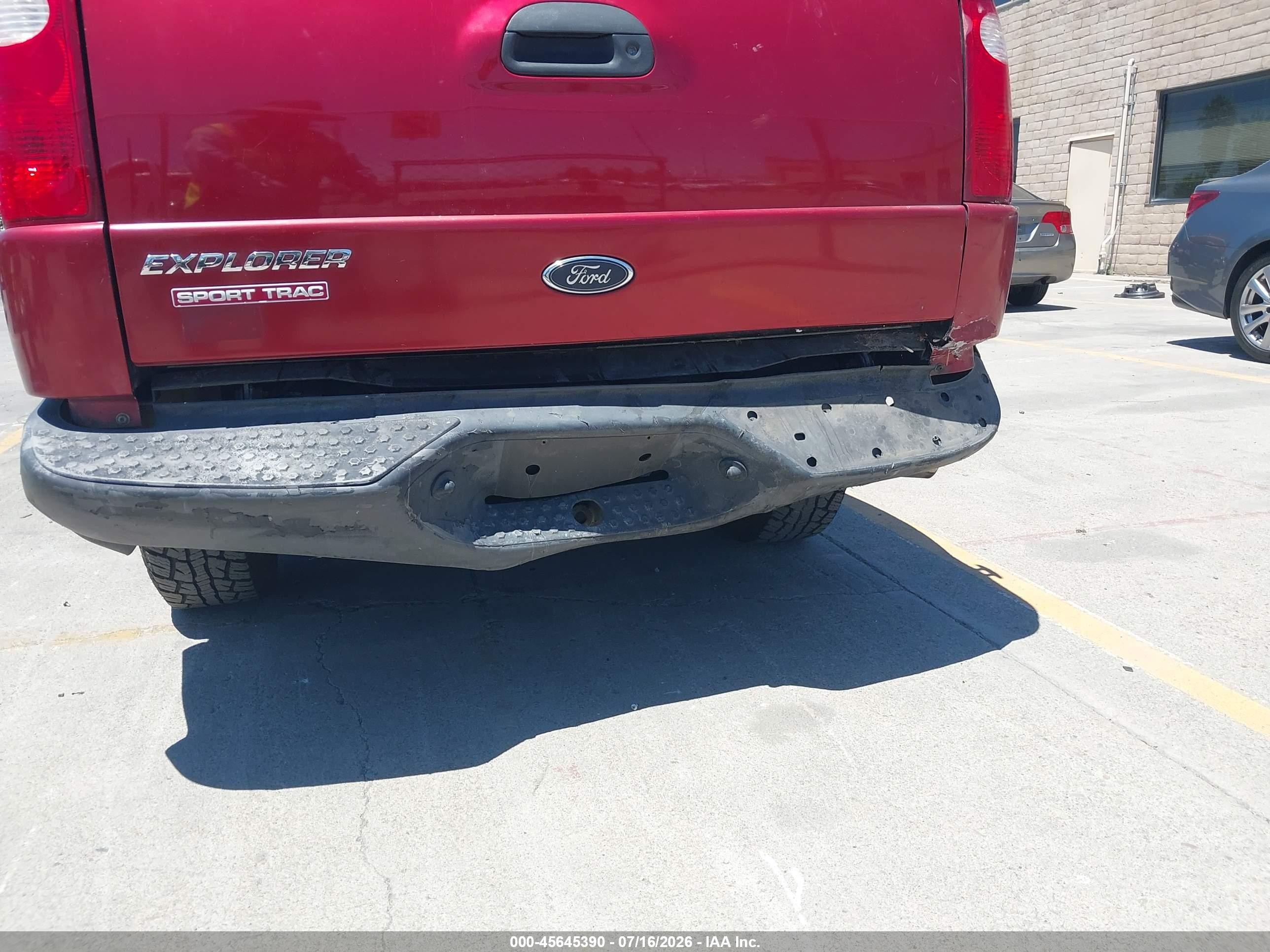 2001 Ford Explorer Sport Trac   Красный vin: 1FMZU67E71UC33766