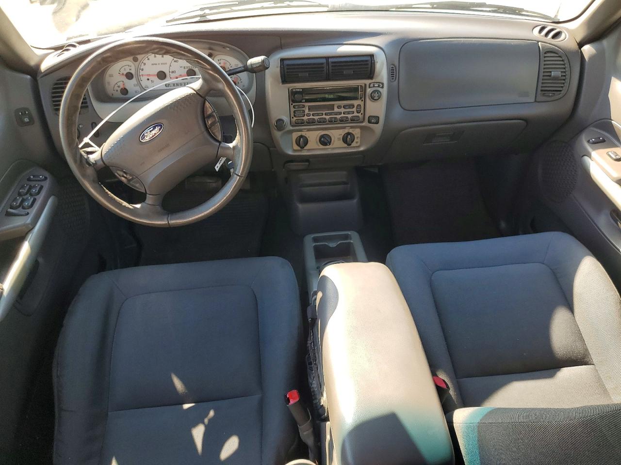 2002 Ford Explorer Sport Trac Silver vin: 1FMZU67E72UC57874