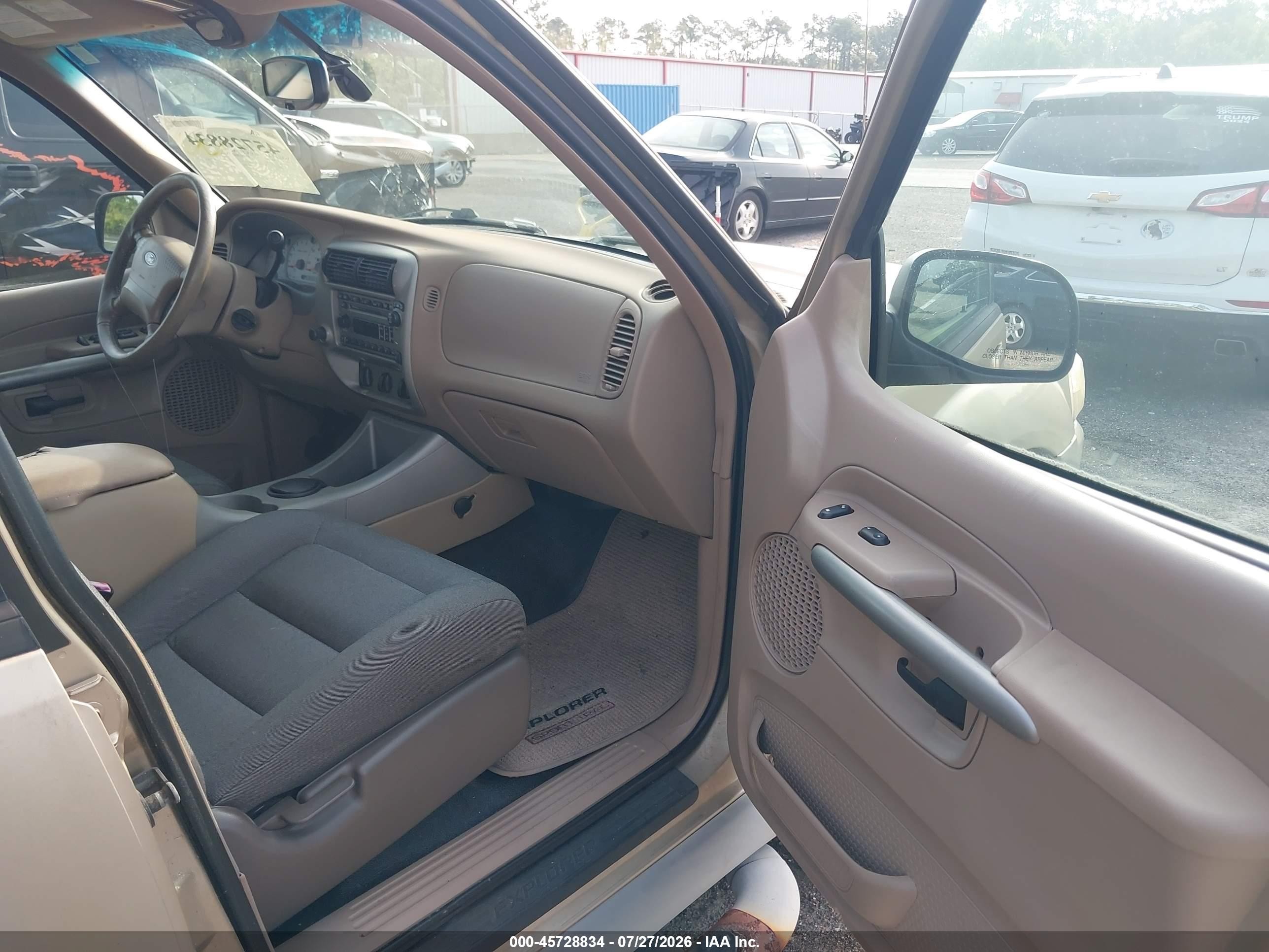2002 Ford Explorer Sport Trac   Gold vin: 1FMZU67E72UD13912