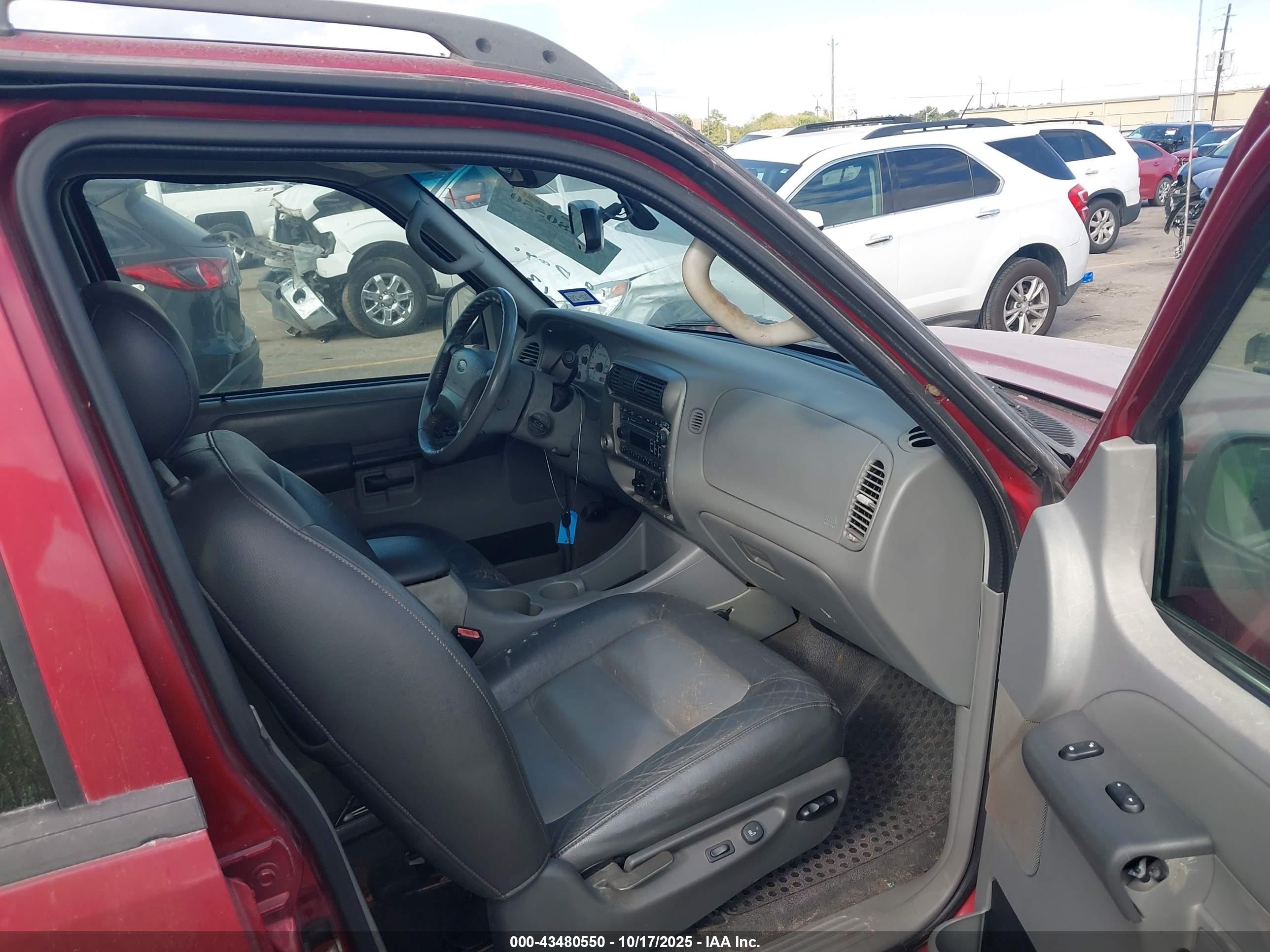 2003 Ford Explorer Sport Trac Xls/xlt Red vin: 1FMZU67E73UB67058