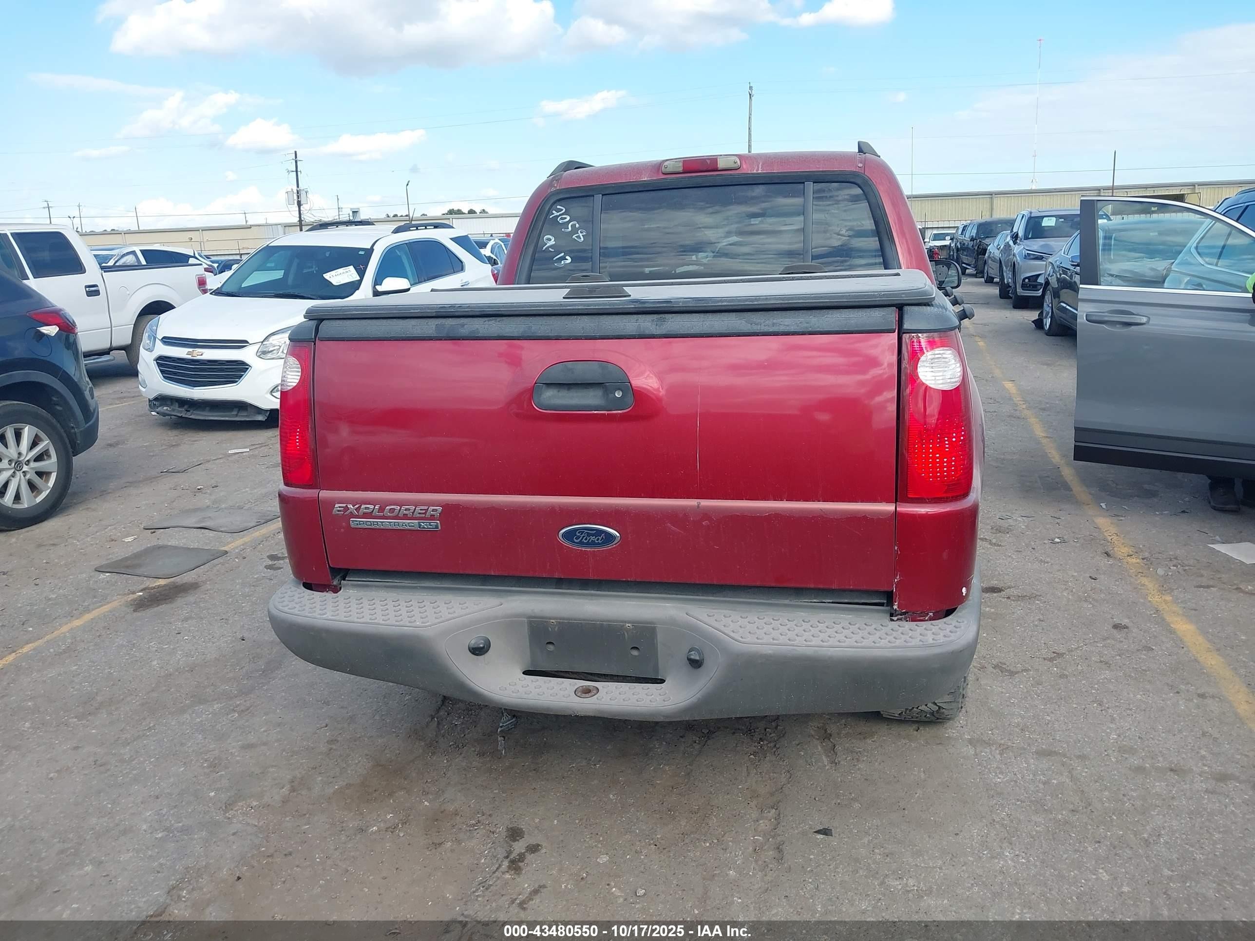 2003 Ford Explorer Sport Trac Xls/xlt Red vin: 1FMZU67E73UB67058