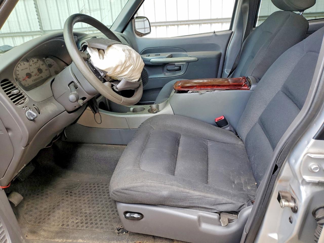 2002 Ford Explorer Sport Trac Silver vin: 1FMZU67E82UB48159