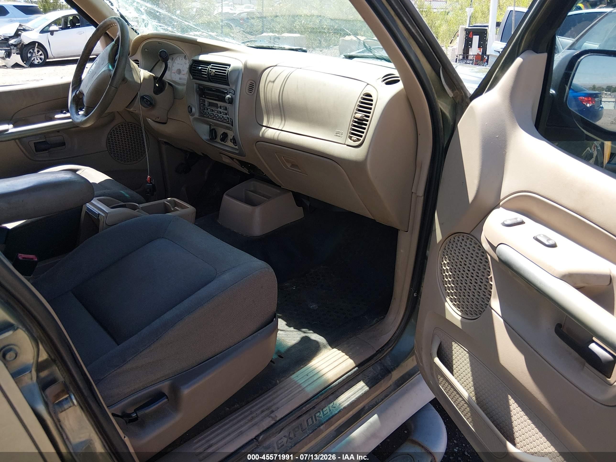 2002 Ford Explorer Sport Trac   Green vin: 1FMZU67E82UB86118