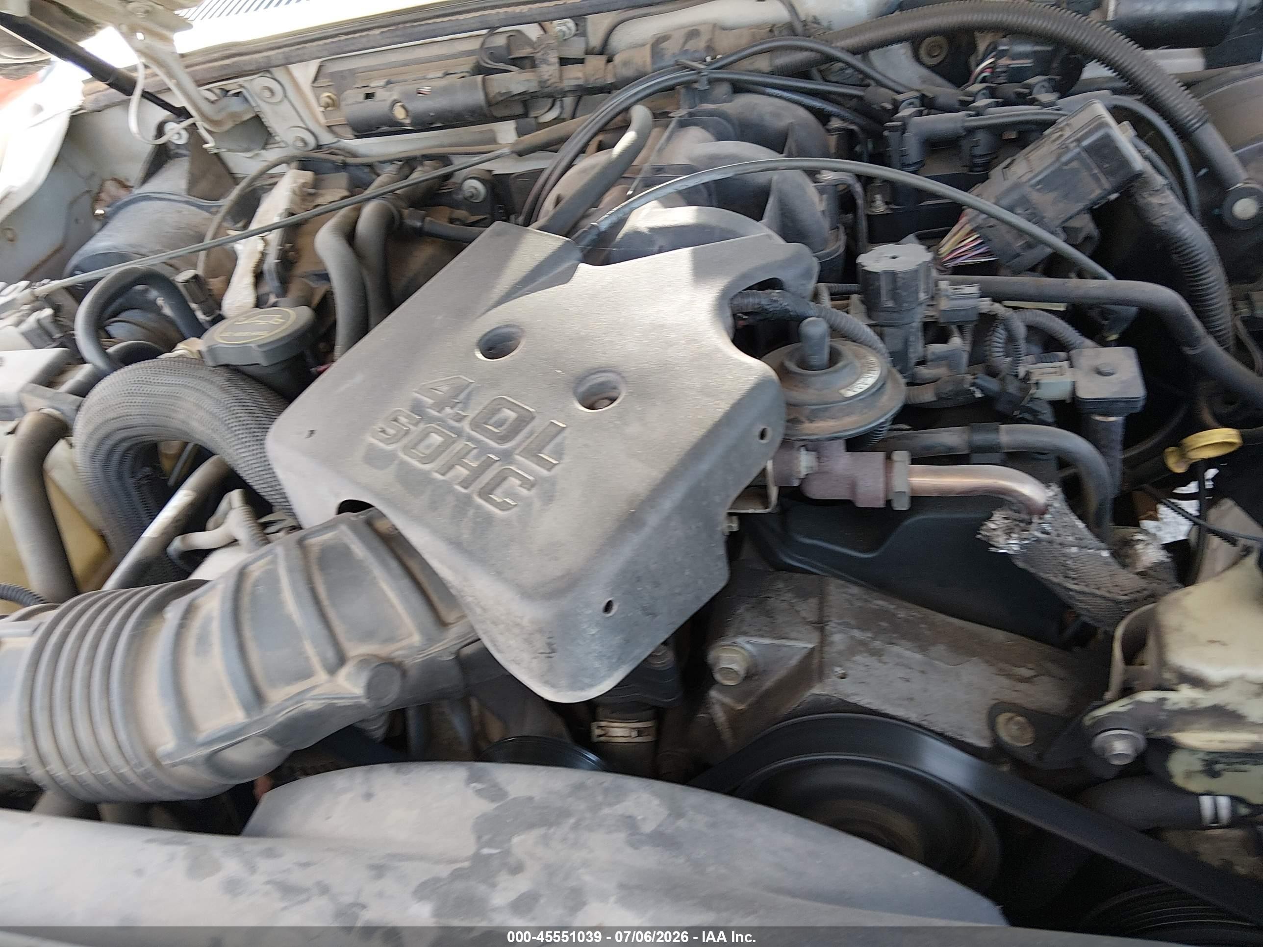 2002 Ford Explorer Sport Trac   Silver vin: 1FMZU67E92UB44931