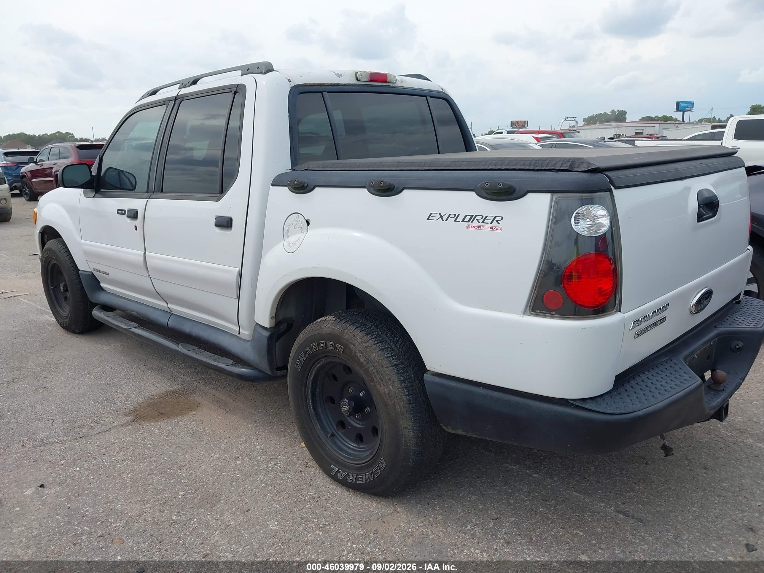 2002 Ford Explorer Sport Trac   White vin: 1FMZU67E92UB99153