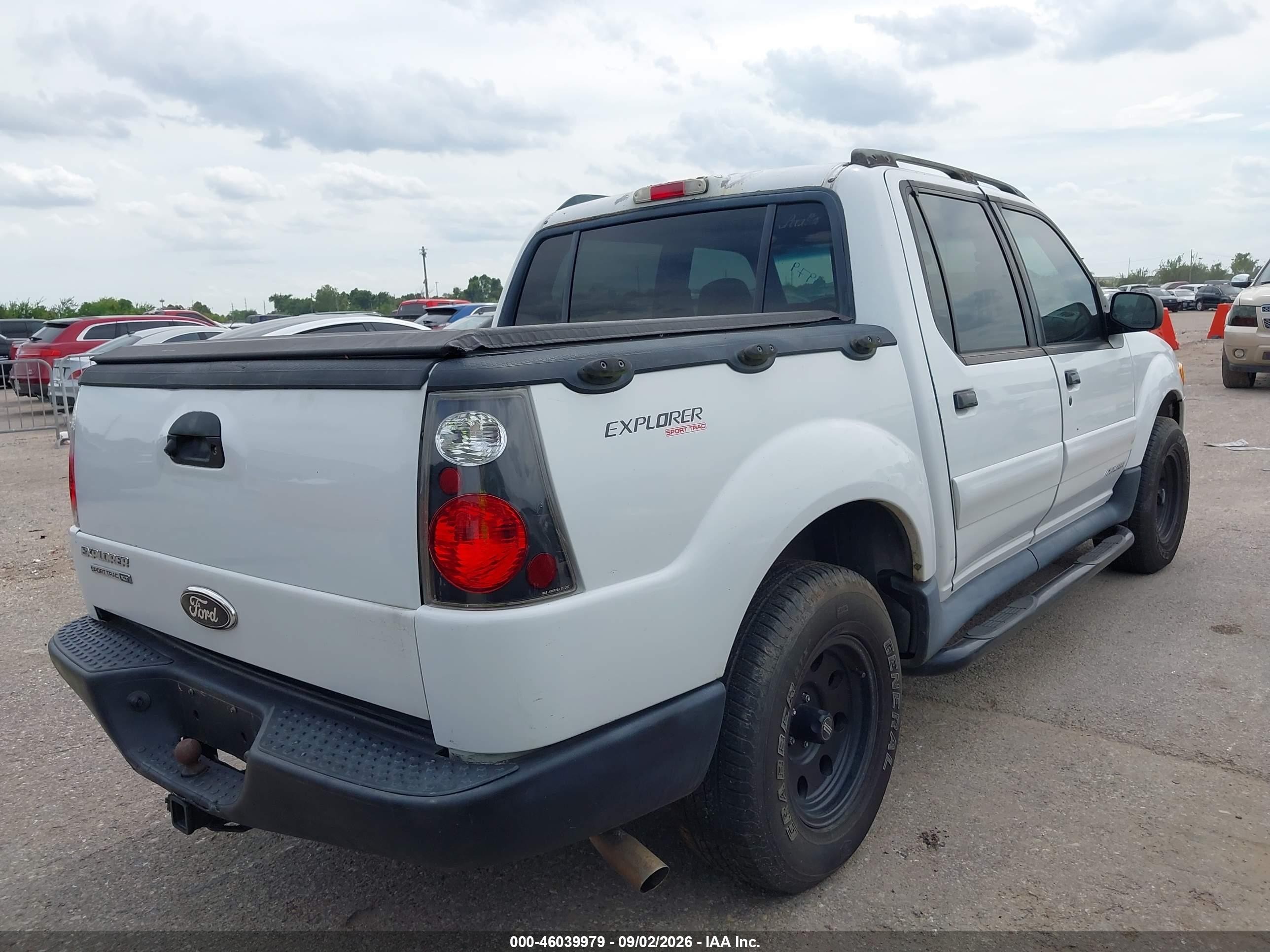 2002 Ford Explorer Sport Trac   White vin: 1FMZU67E92UB99153