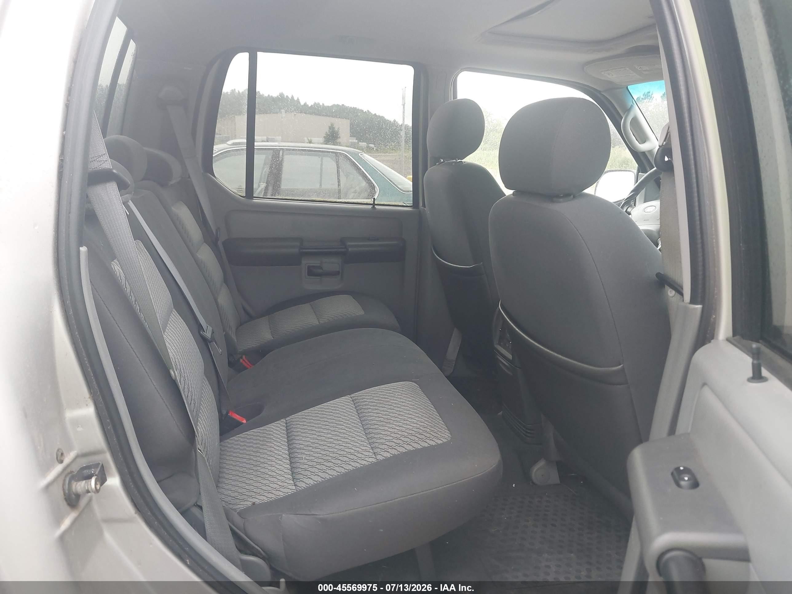 2003 Ford Explorer Sport Trac Xls/xlt Silver vin: 1FMZU67E93UC81532