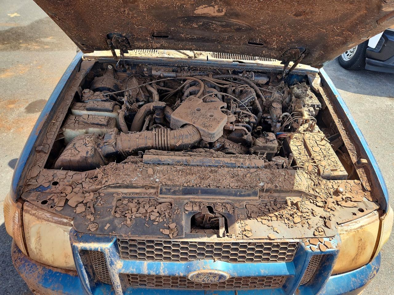 2001 Ford Explorer Sport Trac Blue vin: 1FMZU67EX1UB91920