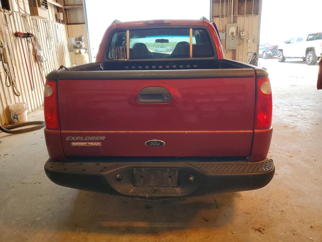 2002 Ford Explorer Sport Trac Red vin: 1FMZU67EX2UB18418