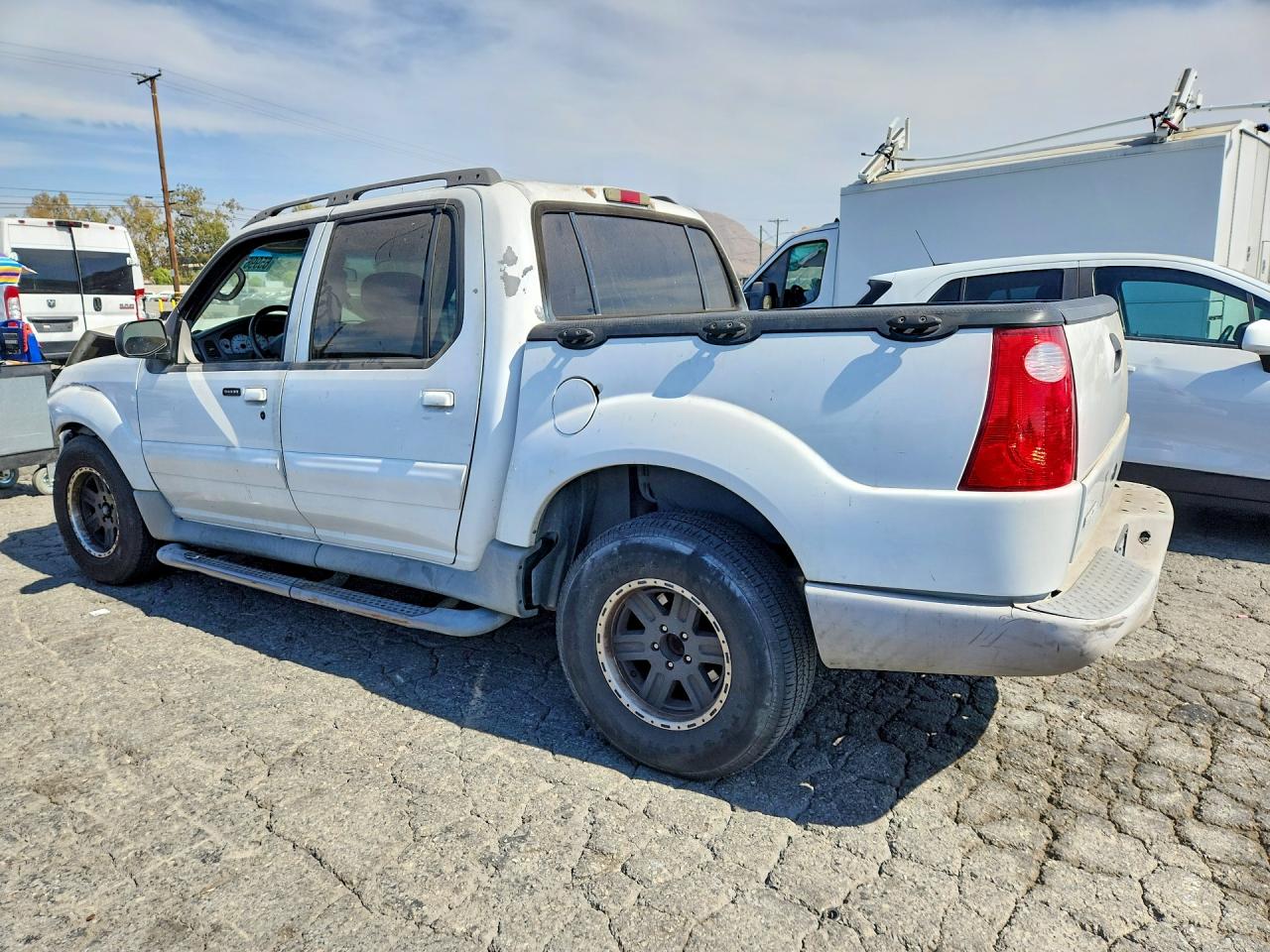 2003 Ford Explorer Sport Trac White vin: 1FMZU67EX3UB67121