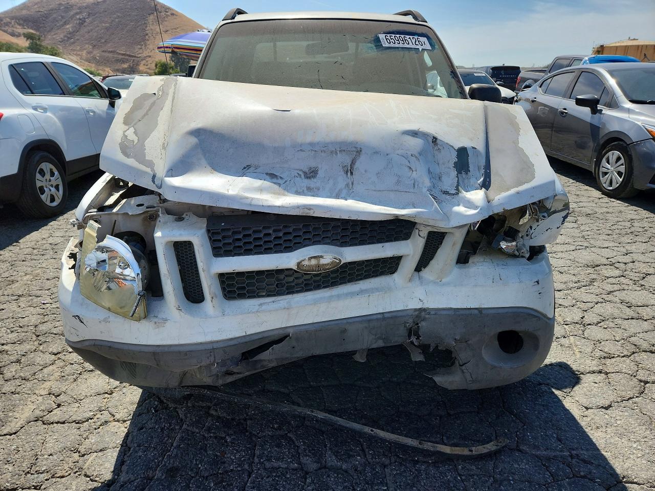 2003 Ford Explorer Sport Trac White vin: 1FMZU67EX3UB67121