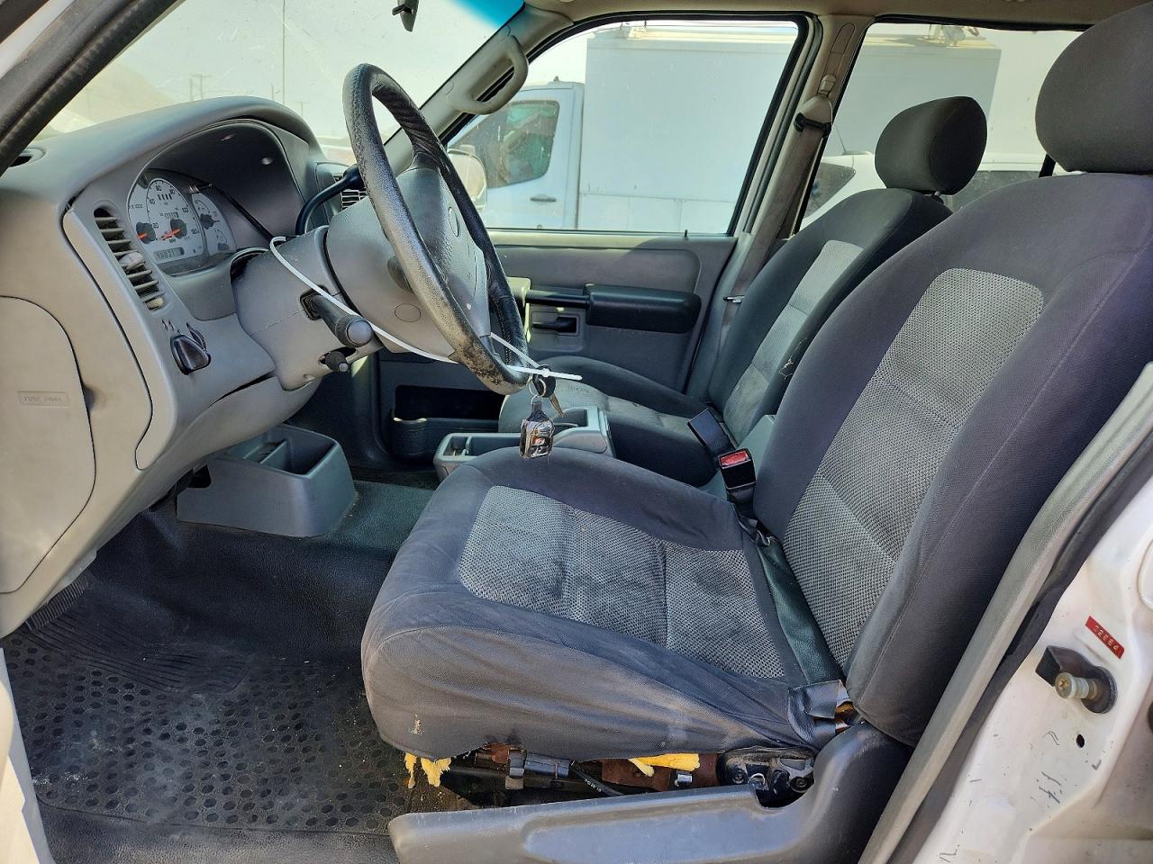2003 Ford Explorer Sport Trac White vin: 1FMZU67EX3UB67121