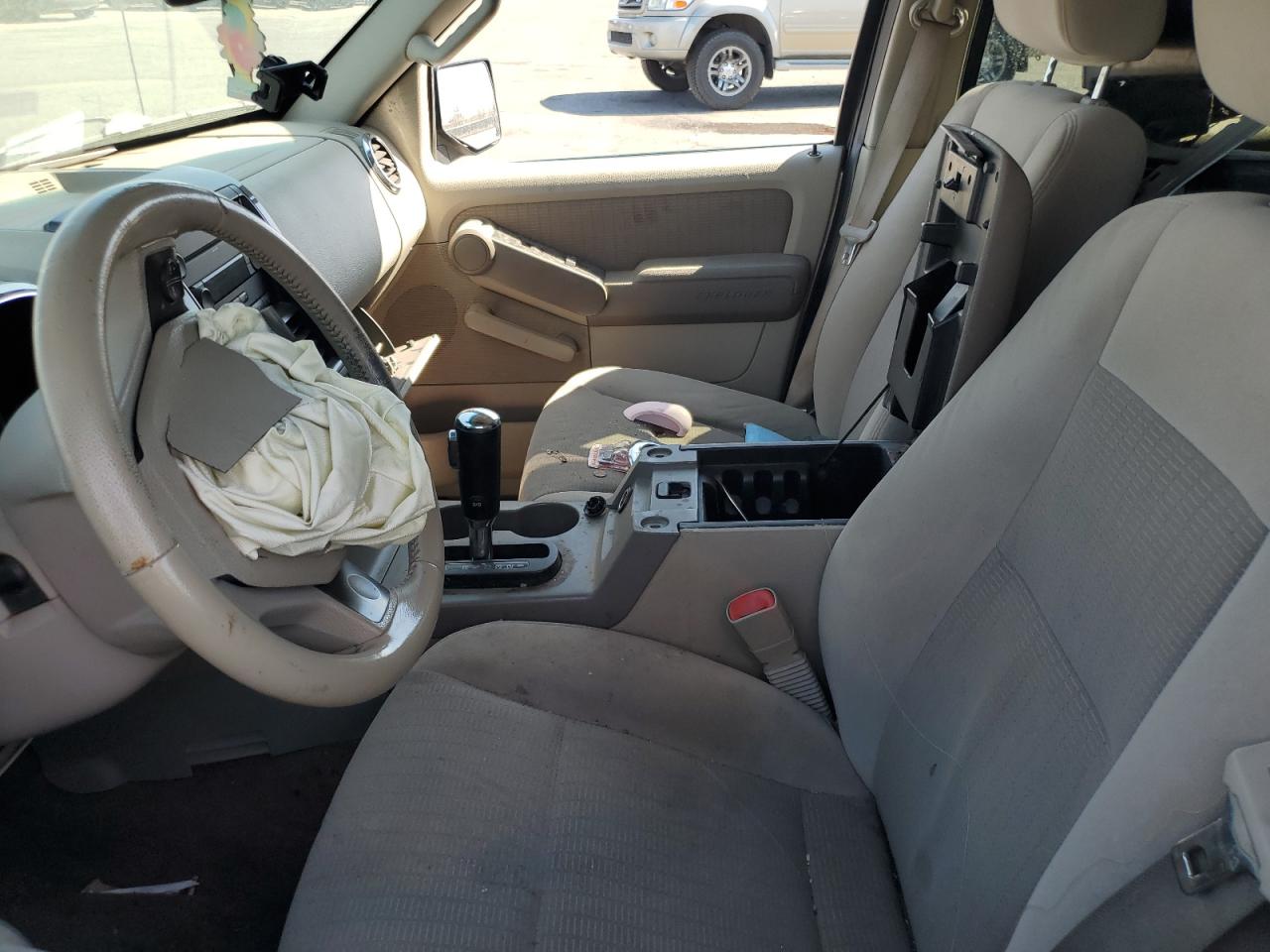 2003 Ford Explorer Sport Trac Beige vin: 1FMEU73E16UA92078