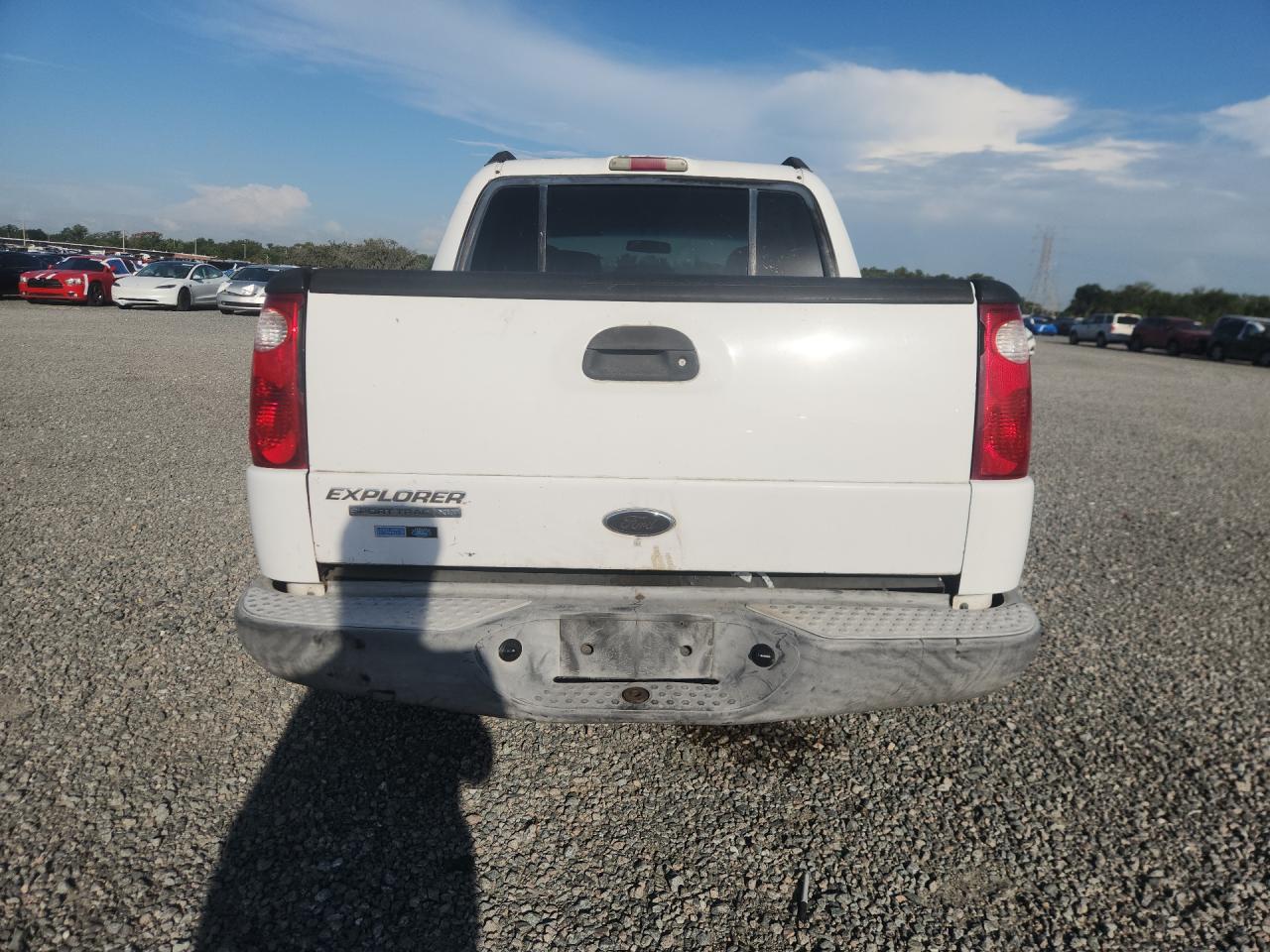 2004 Ford Explorer Sport Trac White vin: 1FMZU67K04UA97376