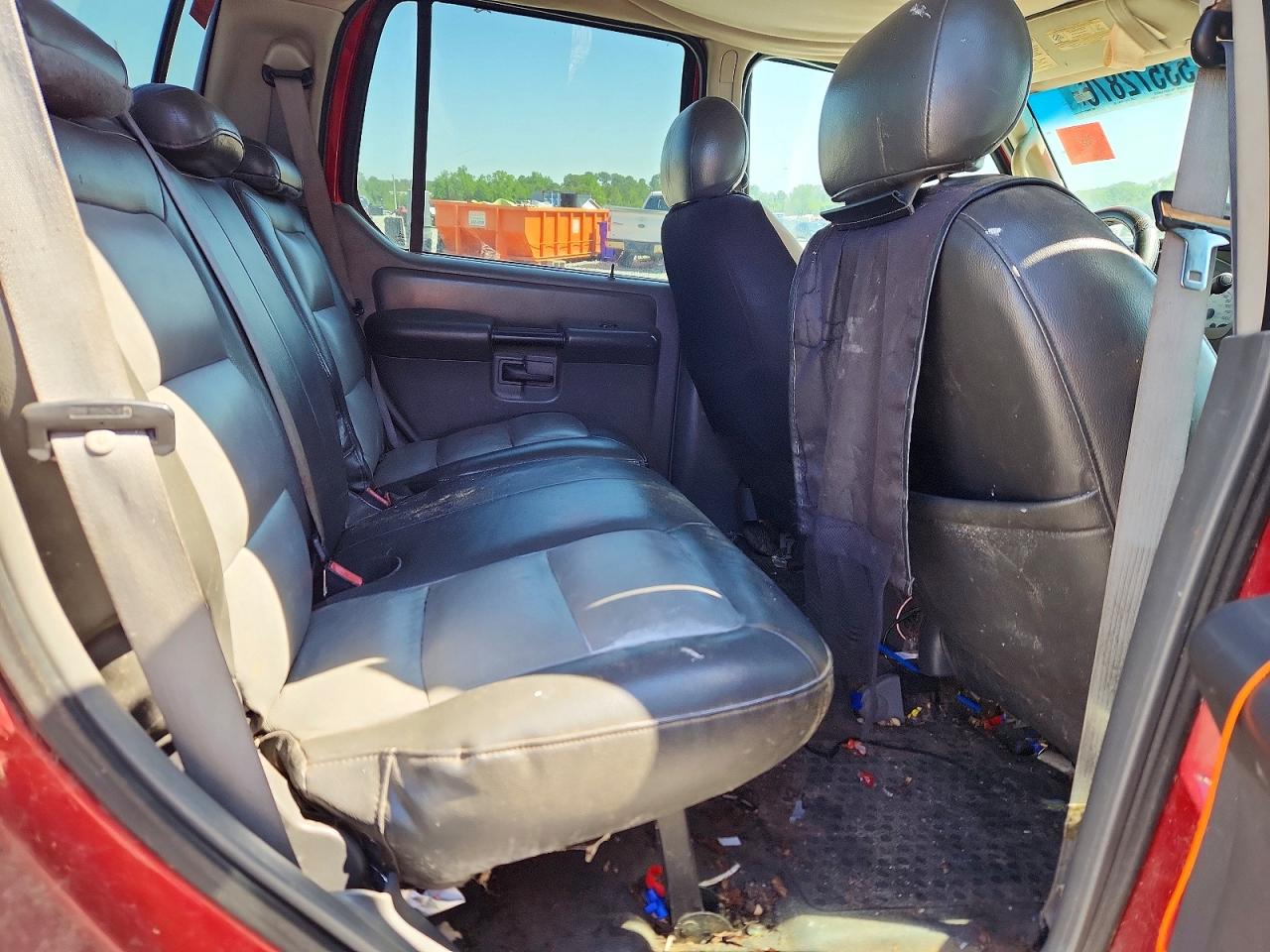 2004 Ford Explorer Sport Trac Red vin: 1FMZU67K04UB99678
