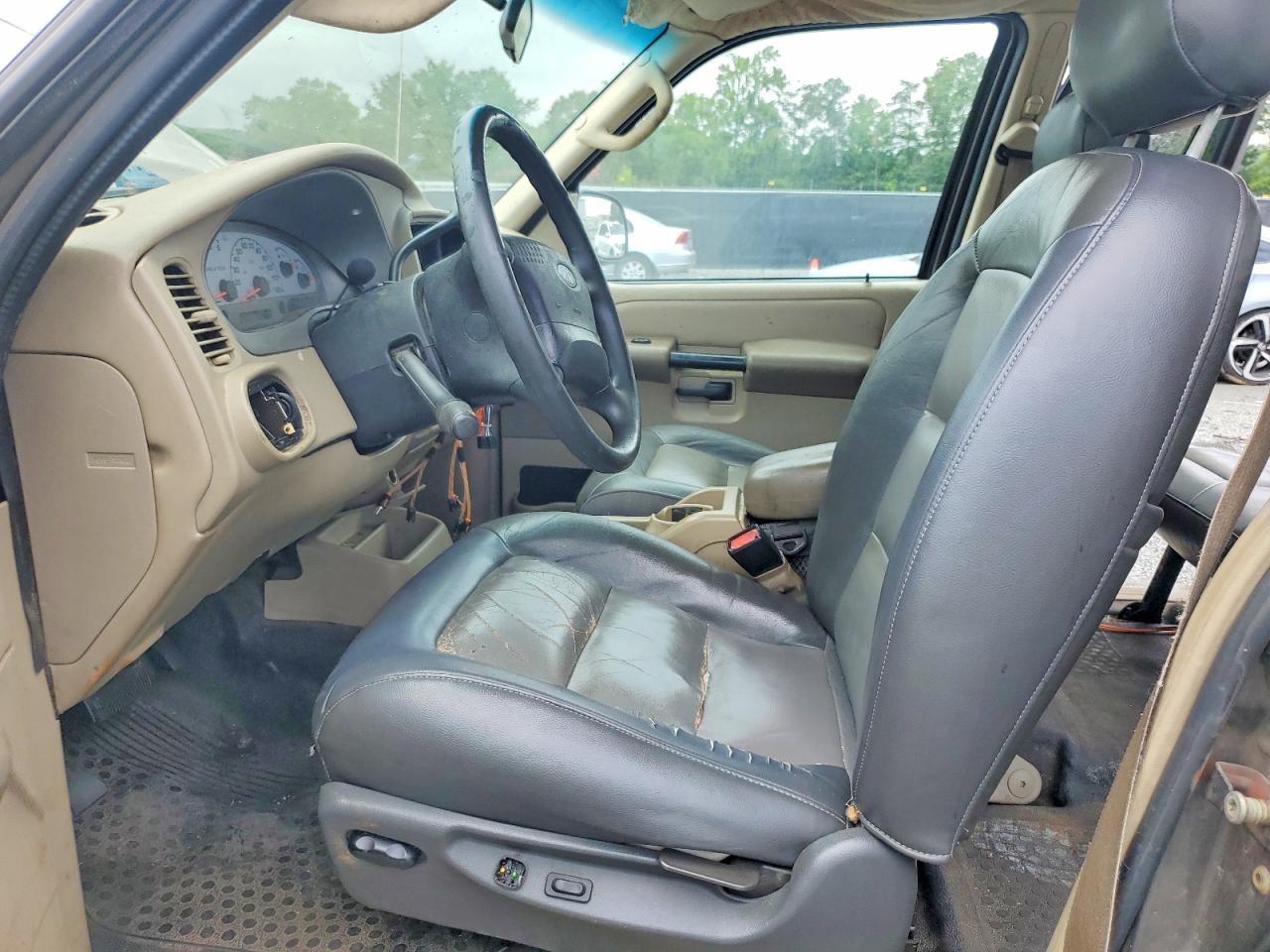 2005 Ford Explorer Sport Trac Charcoal vin: 1FMZU67K05UB82350