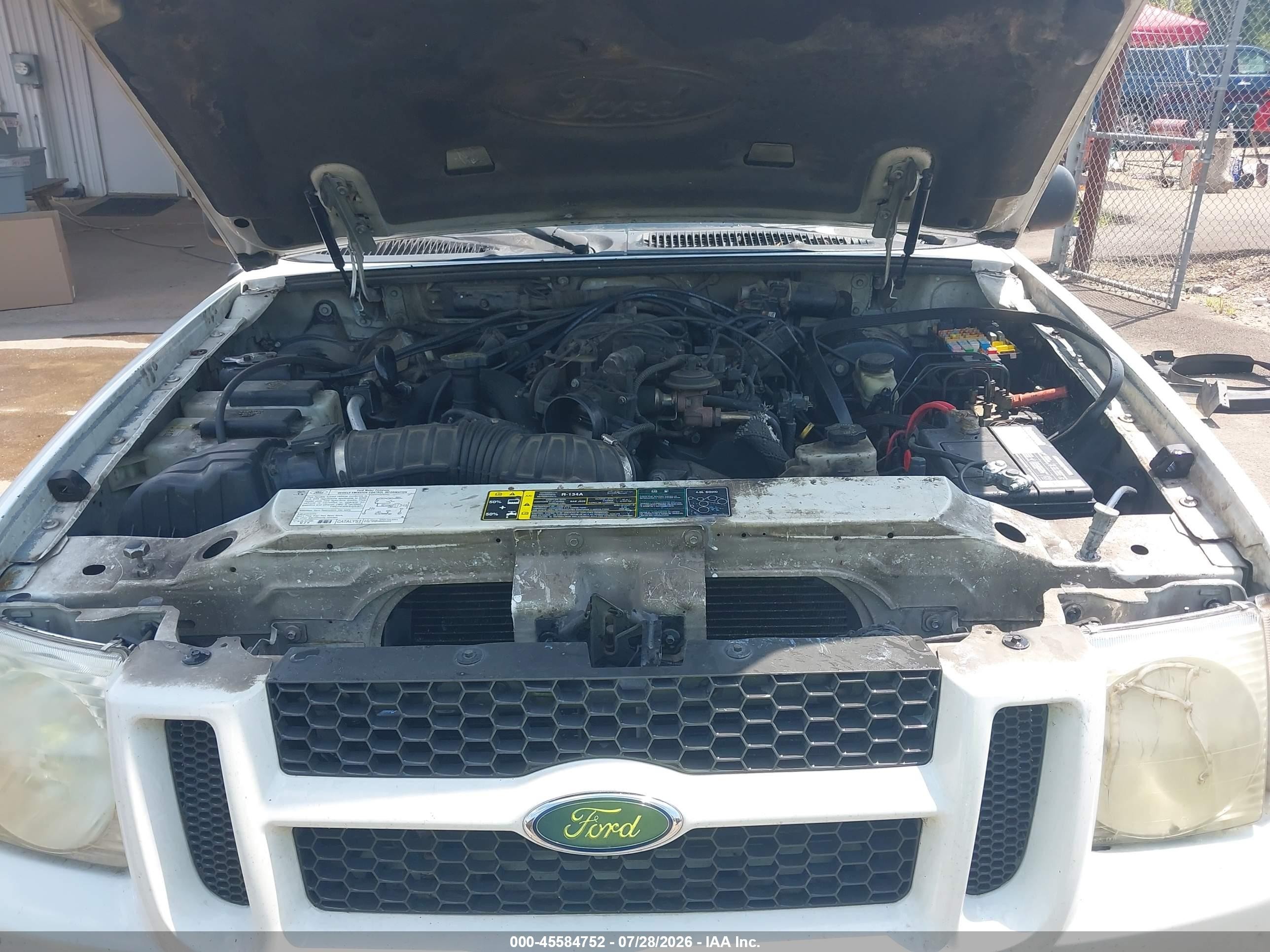 2005 Ford Explorer Sport Trac Adrenalin/xls/xlt White vin: 1FMZU67K15UA00686