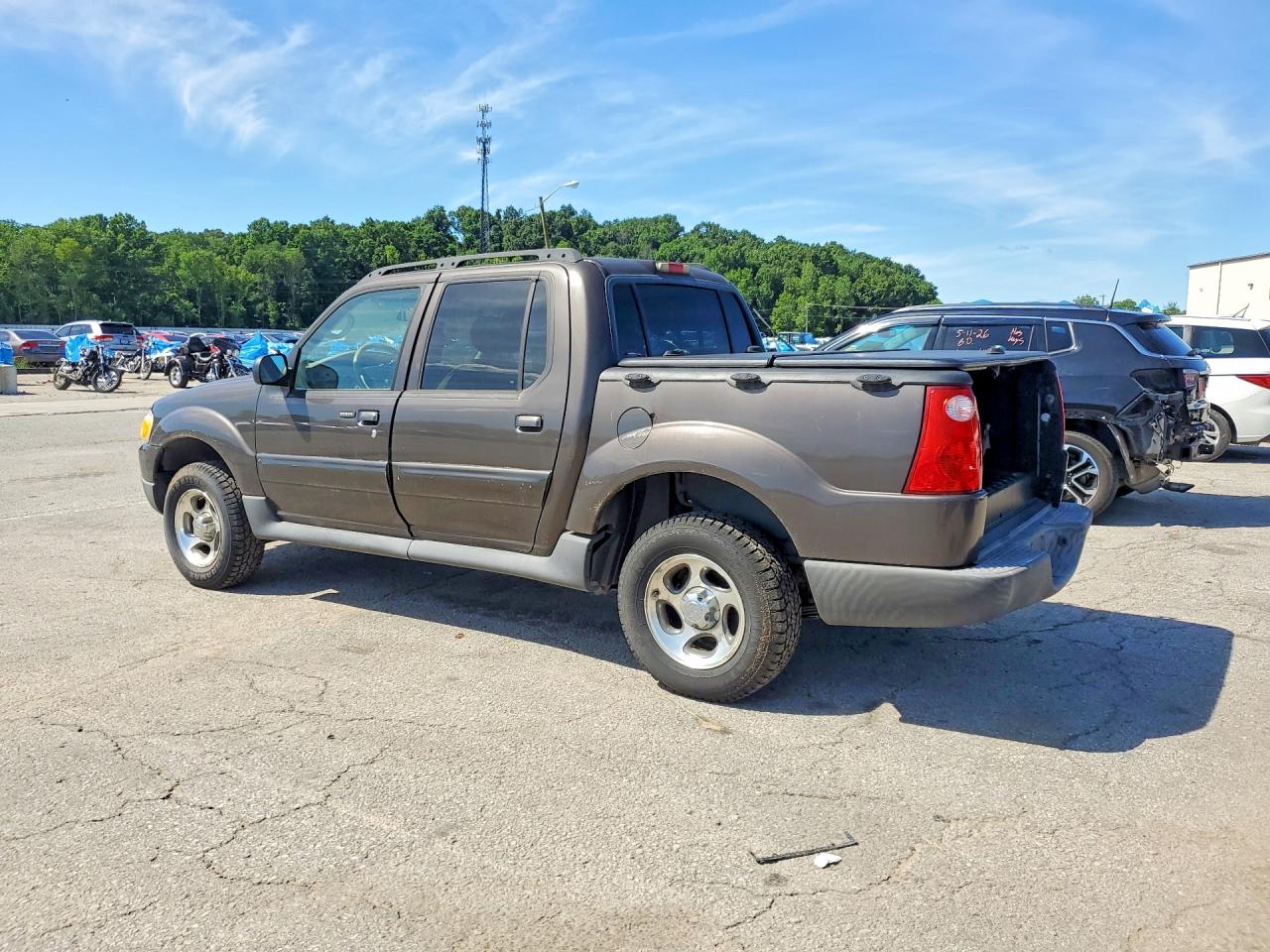 2005 Ford Explorer Sport Trac Коричневый vin: 1FMZU67K15UB93390