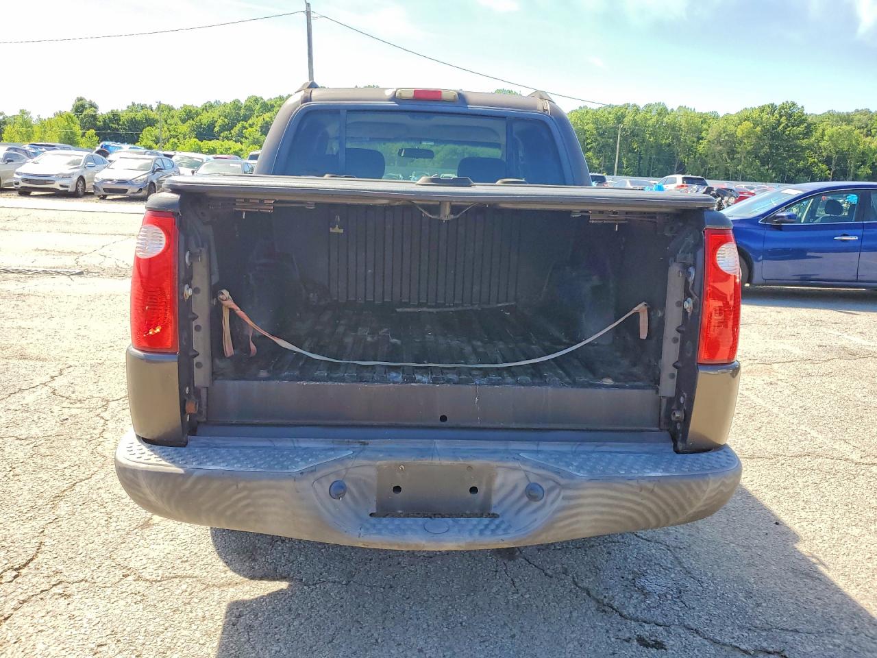 2005 Ford Explorer Sport Trac Коричневый vin: 1FMZU67K15UB93390