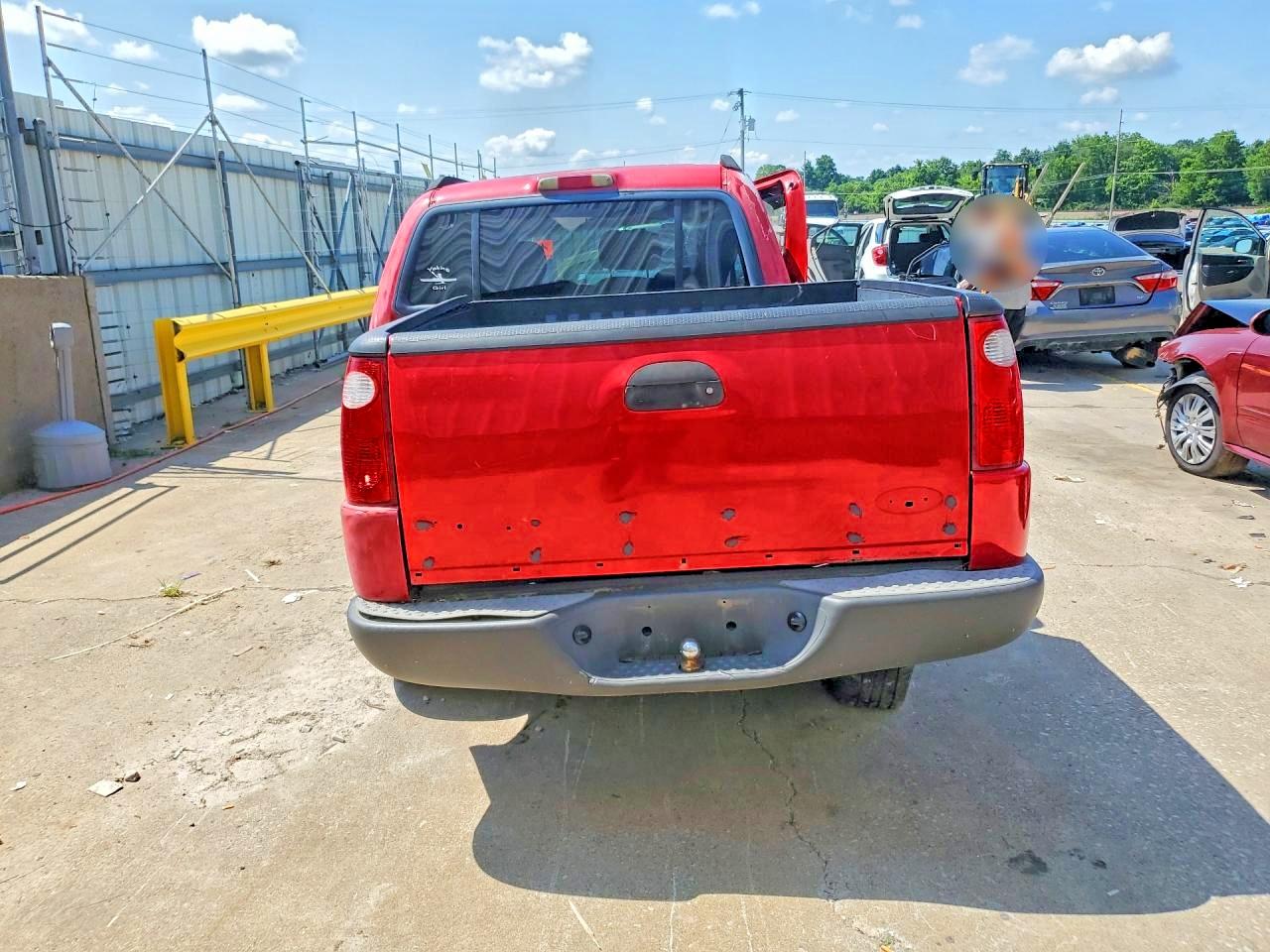 2005 Ford Explorer Sport Trac Red vin: 1FMZU67K35UB69172