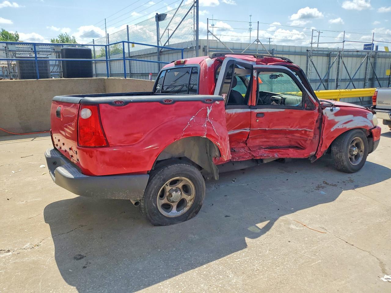 2005 Ford Explorer Sport Trac Red vin: 1FMZU67K35UB69172