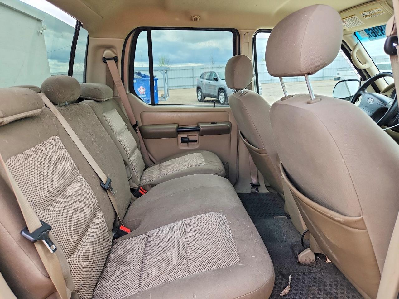 2004 Ford Explorer Sport Trac Beige vin: 1FMZU67K44UB72807