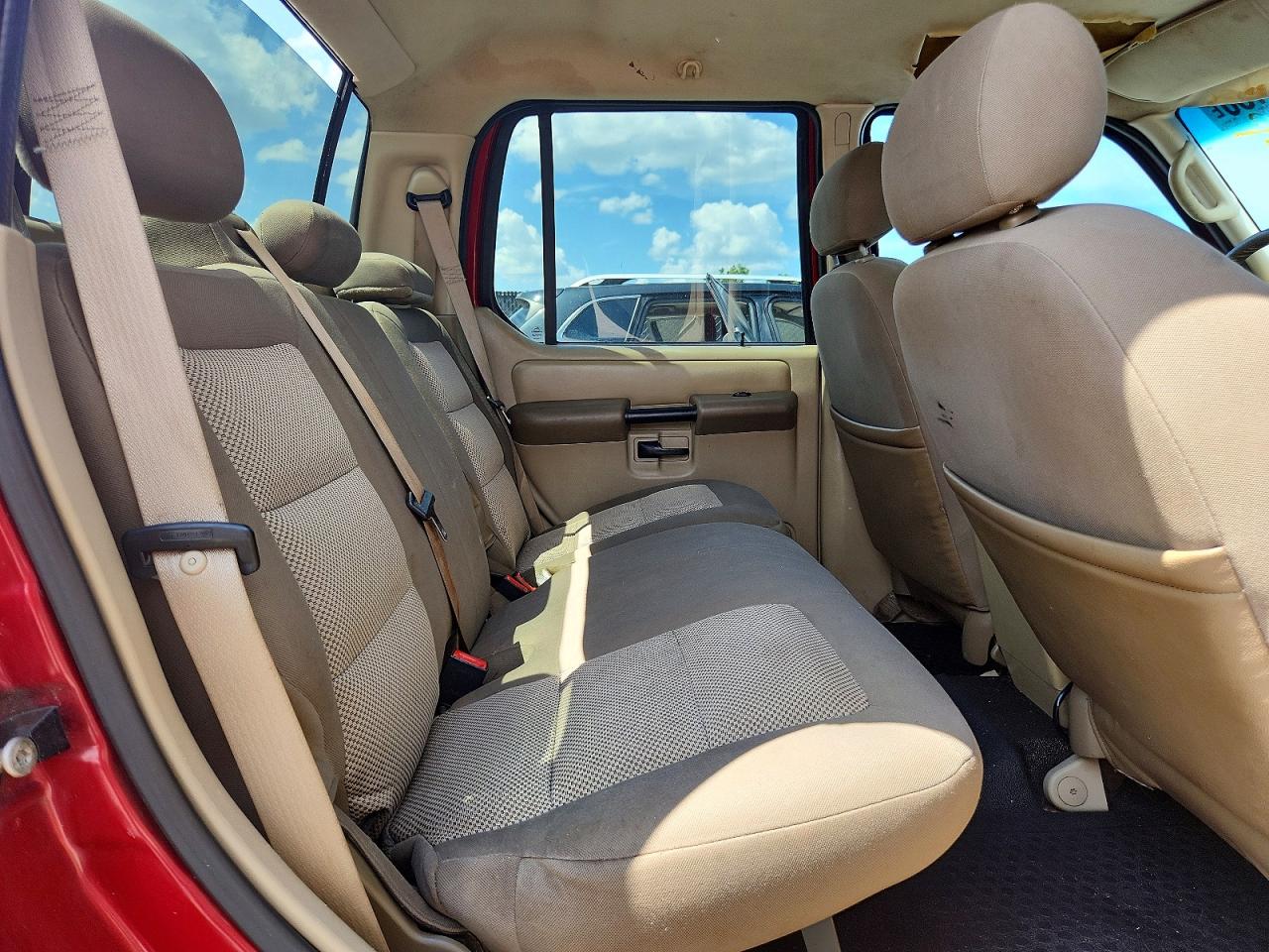 2004 Ford Explorer Sport Trac Red vin: 1FMZU67K44UC04235