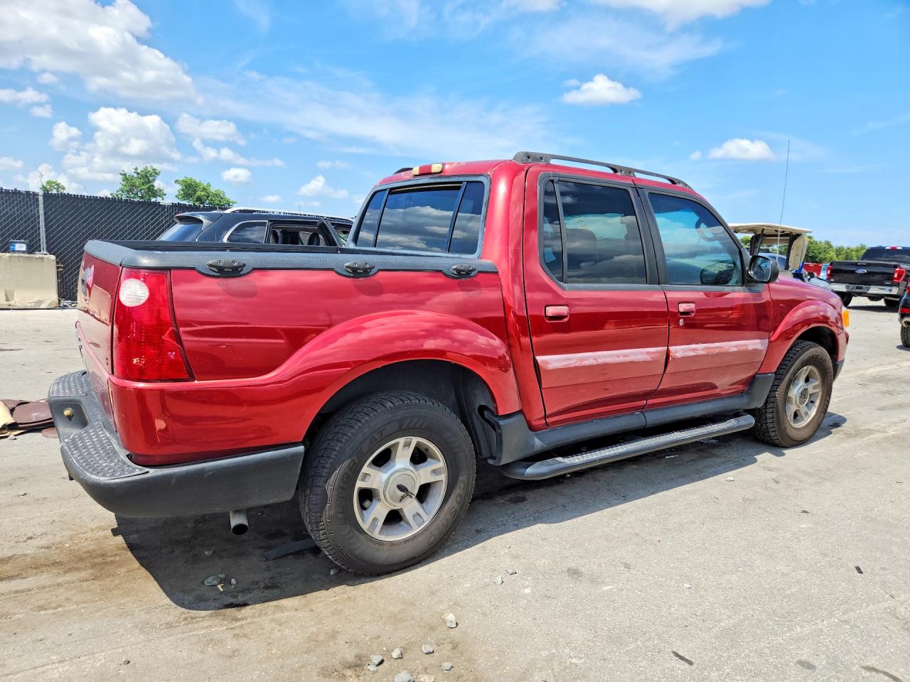 2004 Ford Explorer Sport Trac Red vin: 1FMZU67K44UC04235