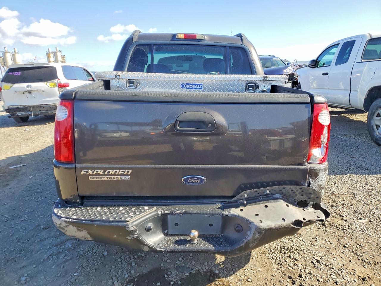 2005 Ford Explorer Sport Trac Gray vin: 1FMZU67K55UA59546