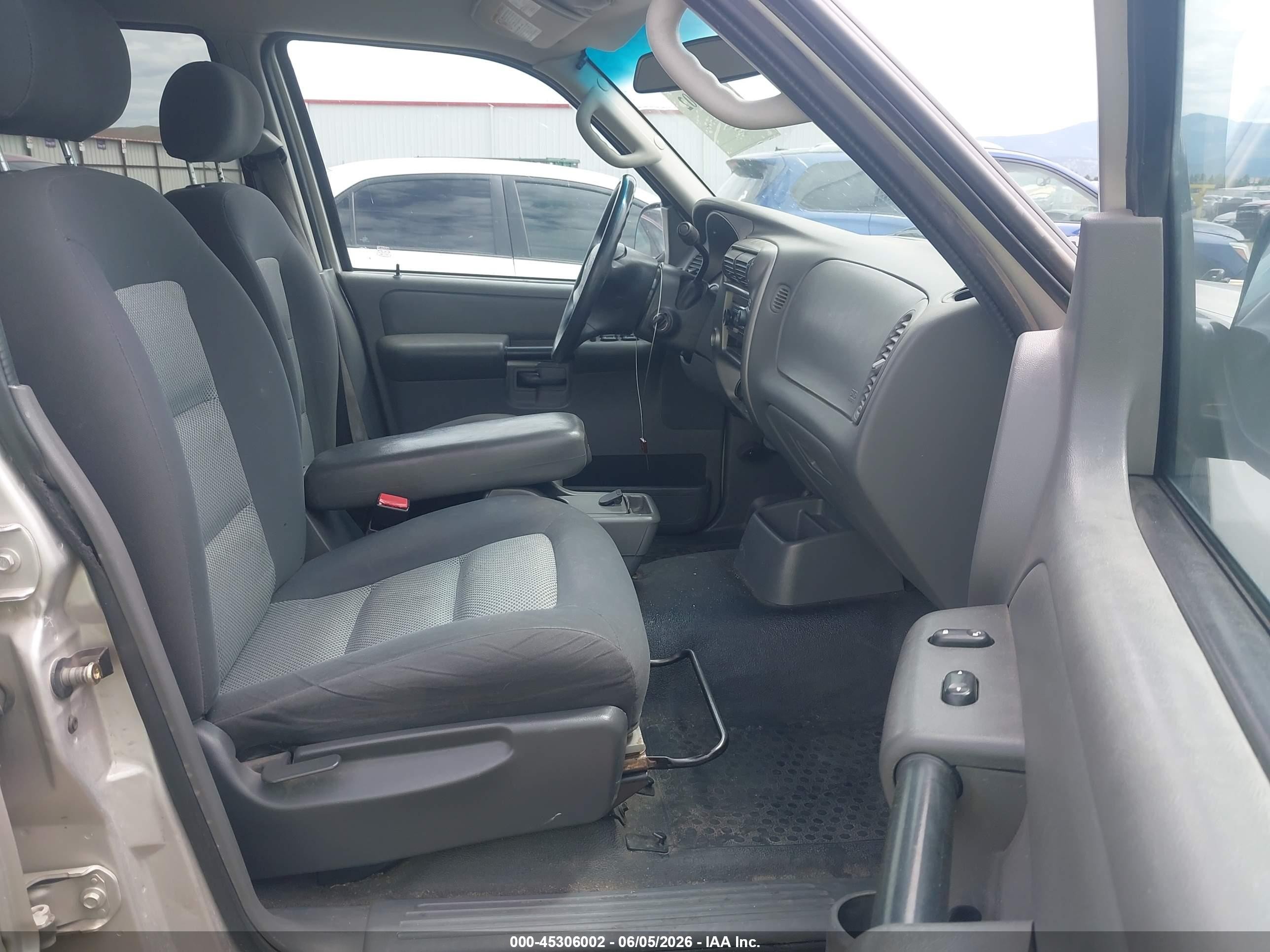 2005 Ford Explorer Sport Trac Adrenalin/xls/xlt Silver vin: 1FMZU67K65UA70815
