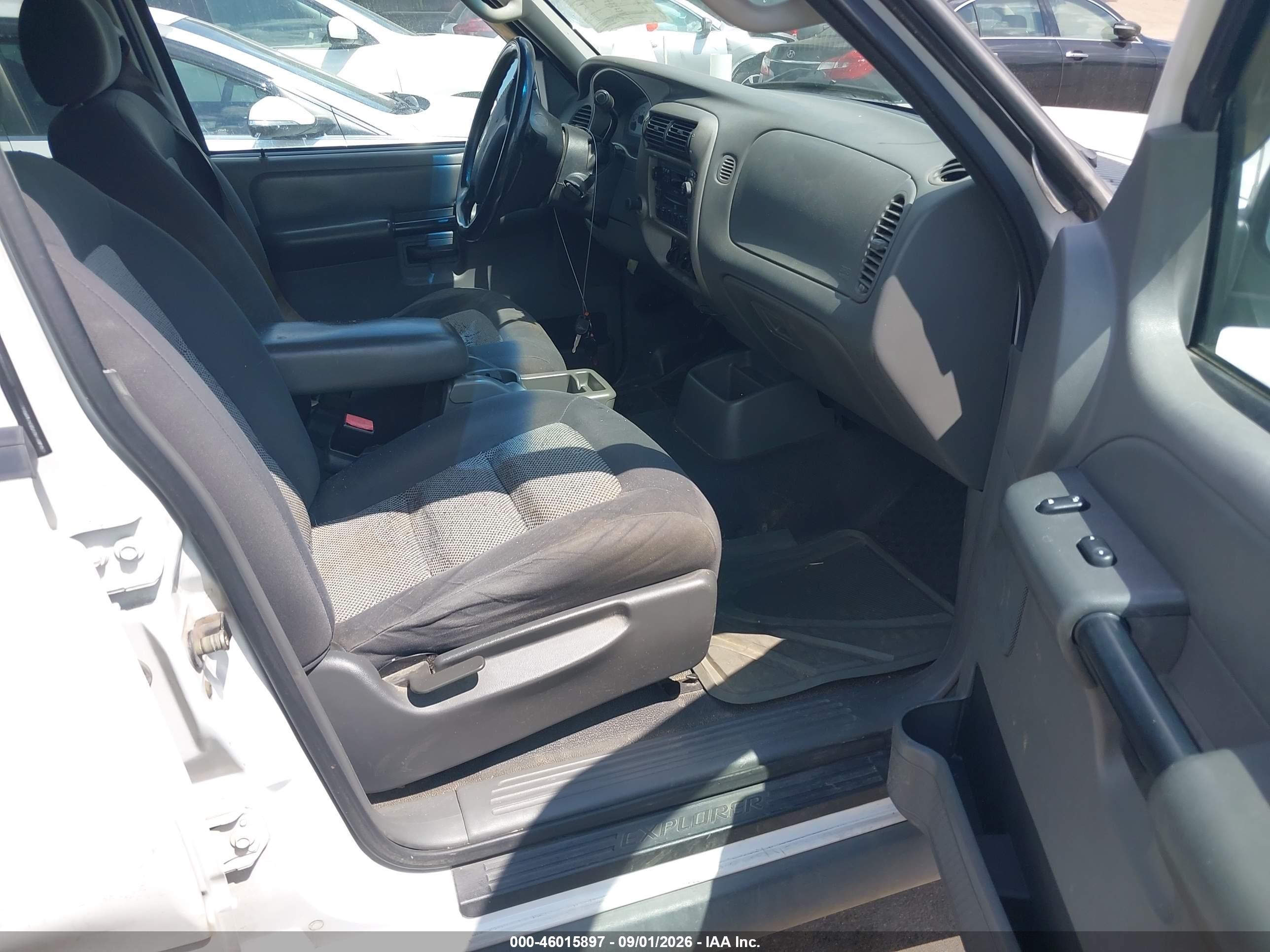 2004 Ford Explorer Sport Trac Adrenalin/xls/xlt Белый vin: 1FMZU67K84UA61533