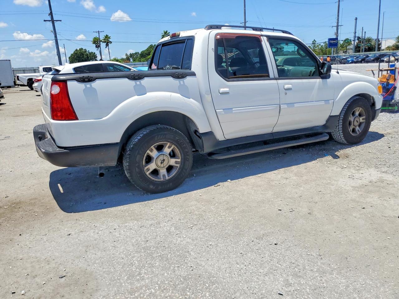 2004 Ford Explorer Sport Trac White vin: 1FMZU67K84UB93224