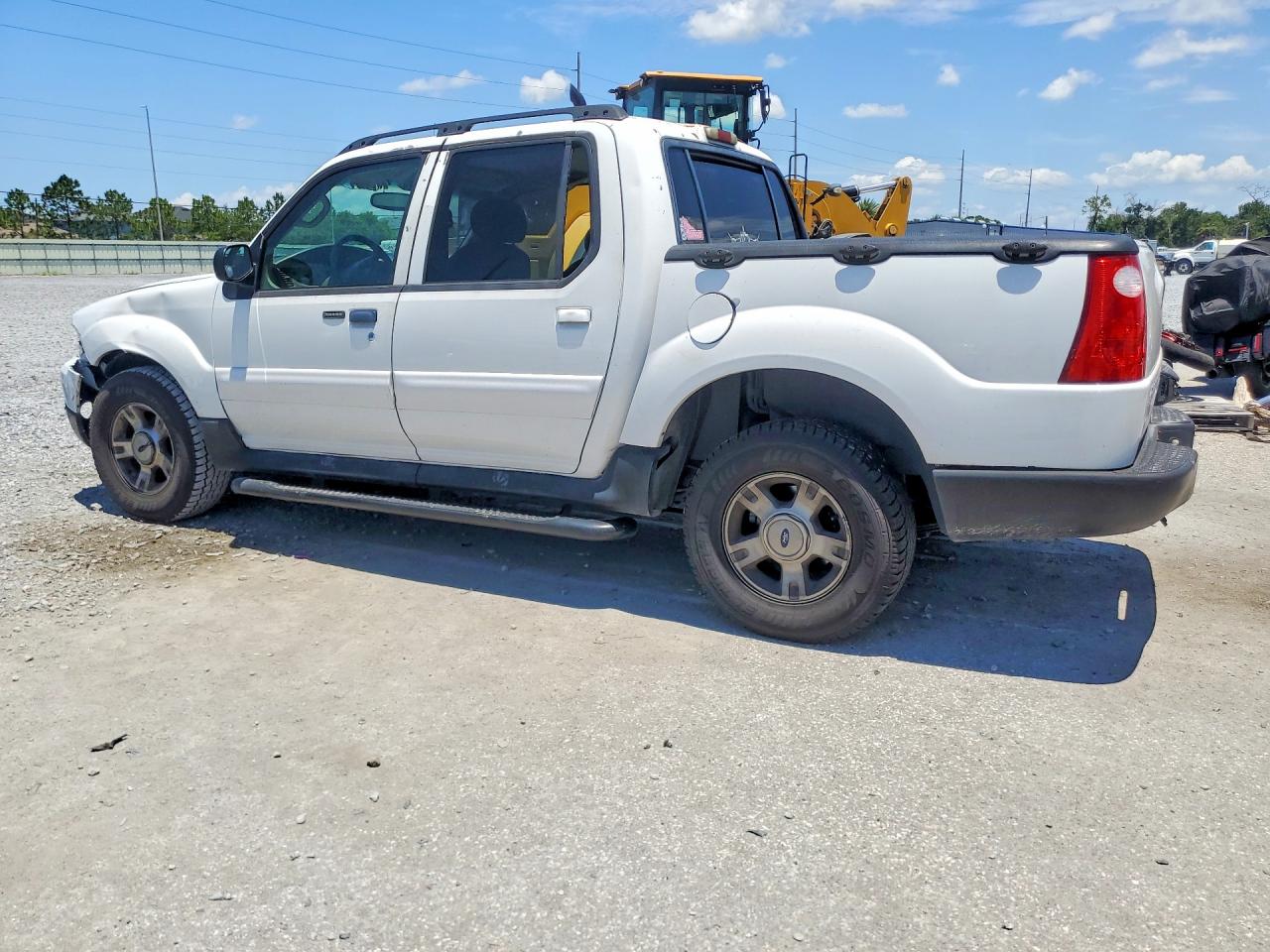 2004 Ford Explorer Sport Trac White vin: 1FMZU67K84UB93224