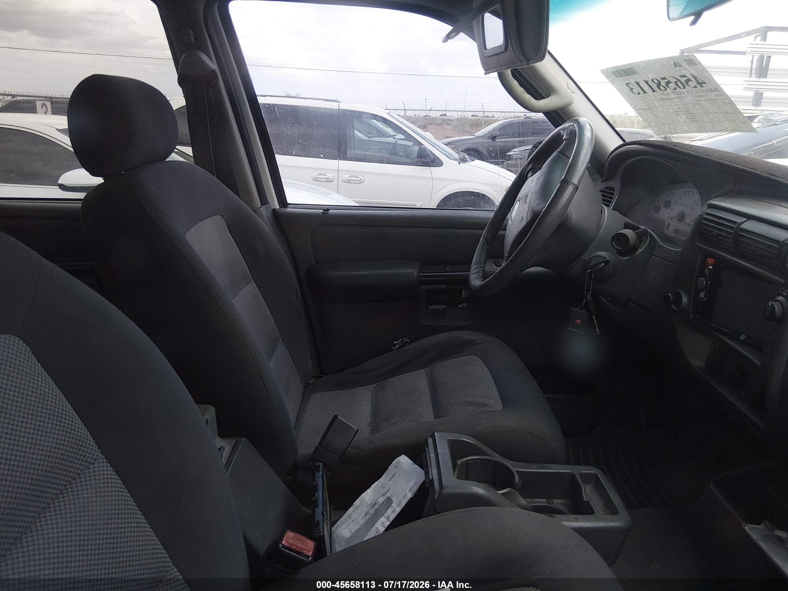 2005 Ford Explorer Sport Trac Adrenalin/xls/xlt White vin: 1FMZU67K85UA64644