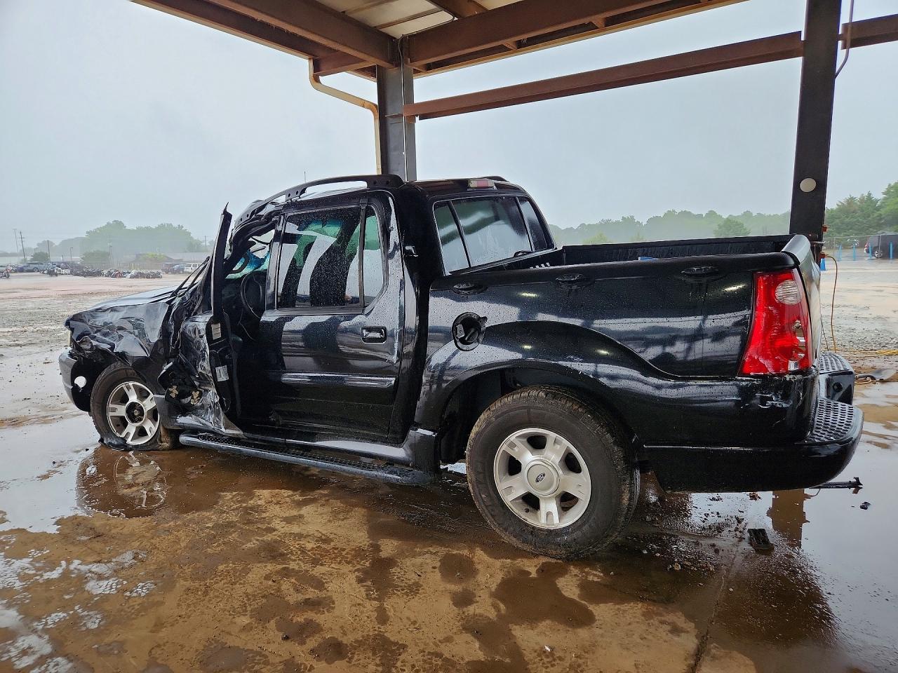 2004 Ford Explorer Black vin: 1FMZU67KX4UA47021