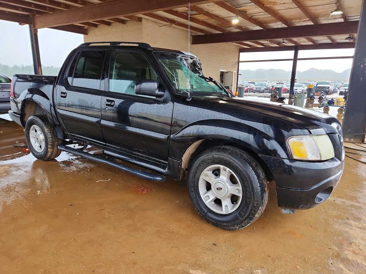 2004 Ford Explorer Black vin: 1FMZU67KX4UA47021