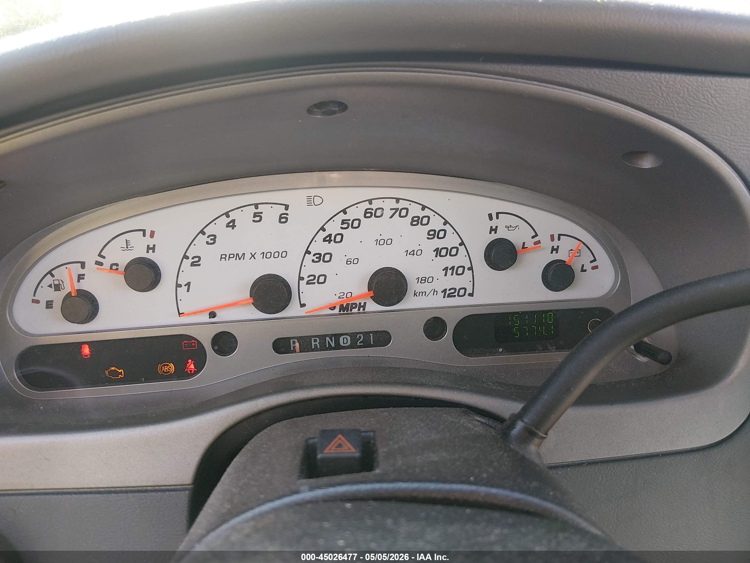 2005 Ford Explorer Sport Trac   Red vin: 1FMZU67KX5UA98214