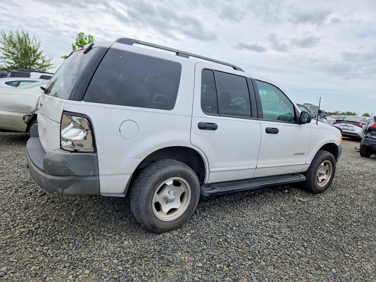 2002 Ford Explorer Xls White vin: 1FMZU72E22UC54930