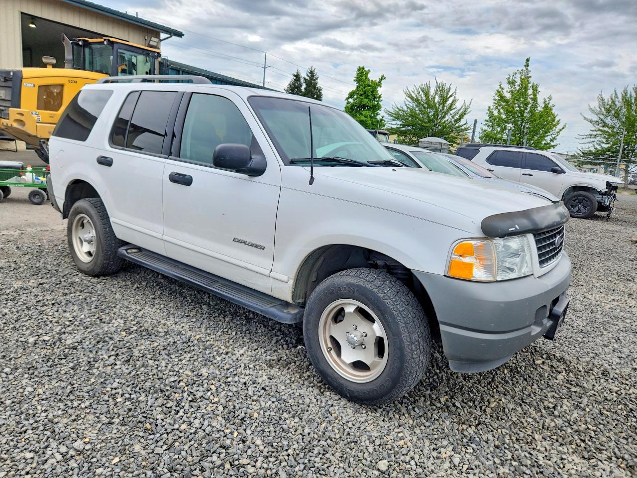2002 Ford Explorer Xls White vin: 1FMZU72E22UC54930