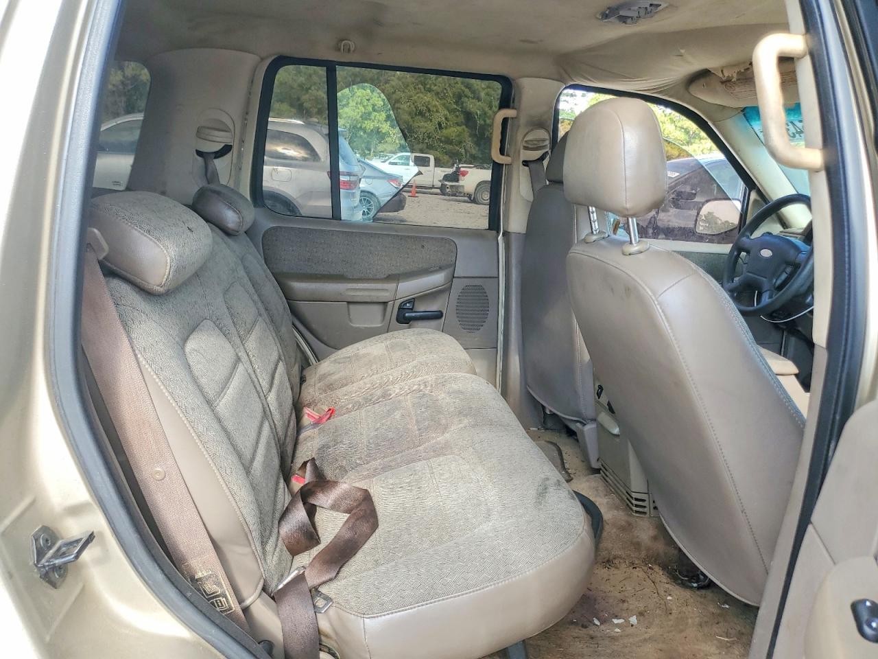 2002 Ford Explorer Xls Beige vin: 1FMZU72E22UC76930