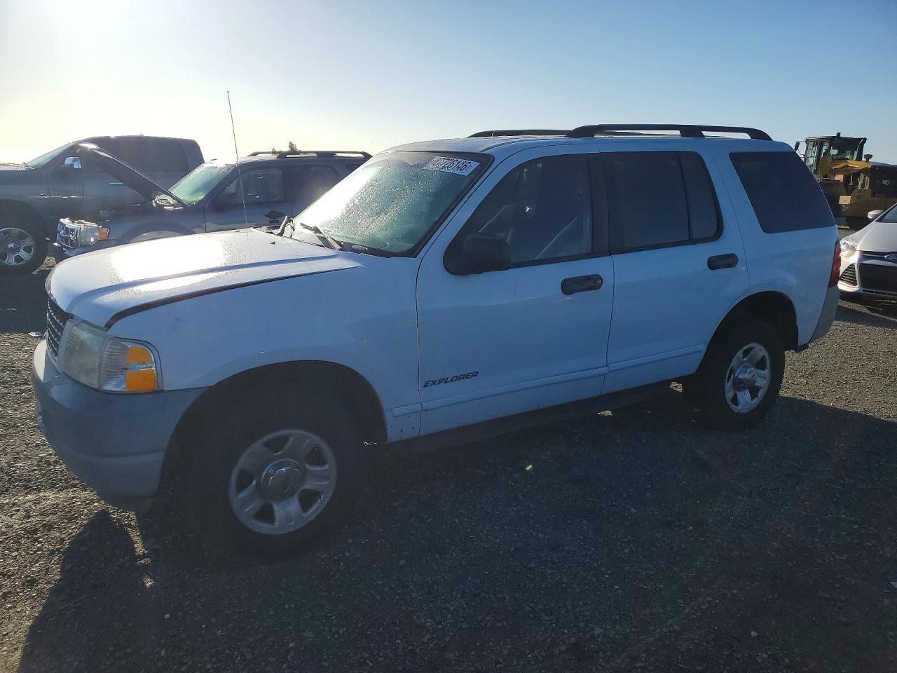 2002 Ford Explorer Xls White vin: 1FMZU72E72ZB59282