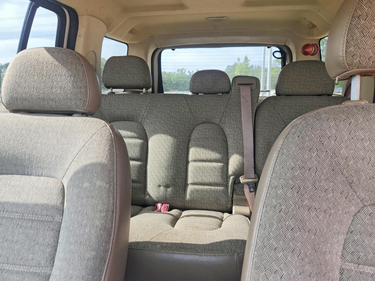 2003 Ford Explorer Xls White vin: 1FMZU72K03ZB27927