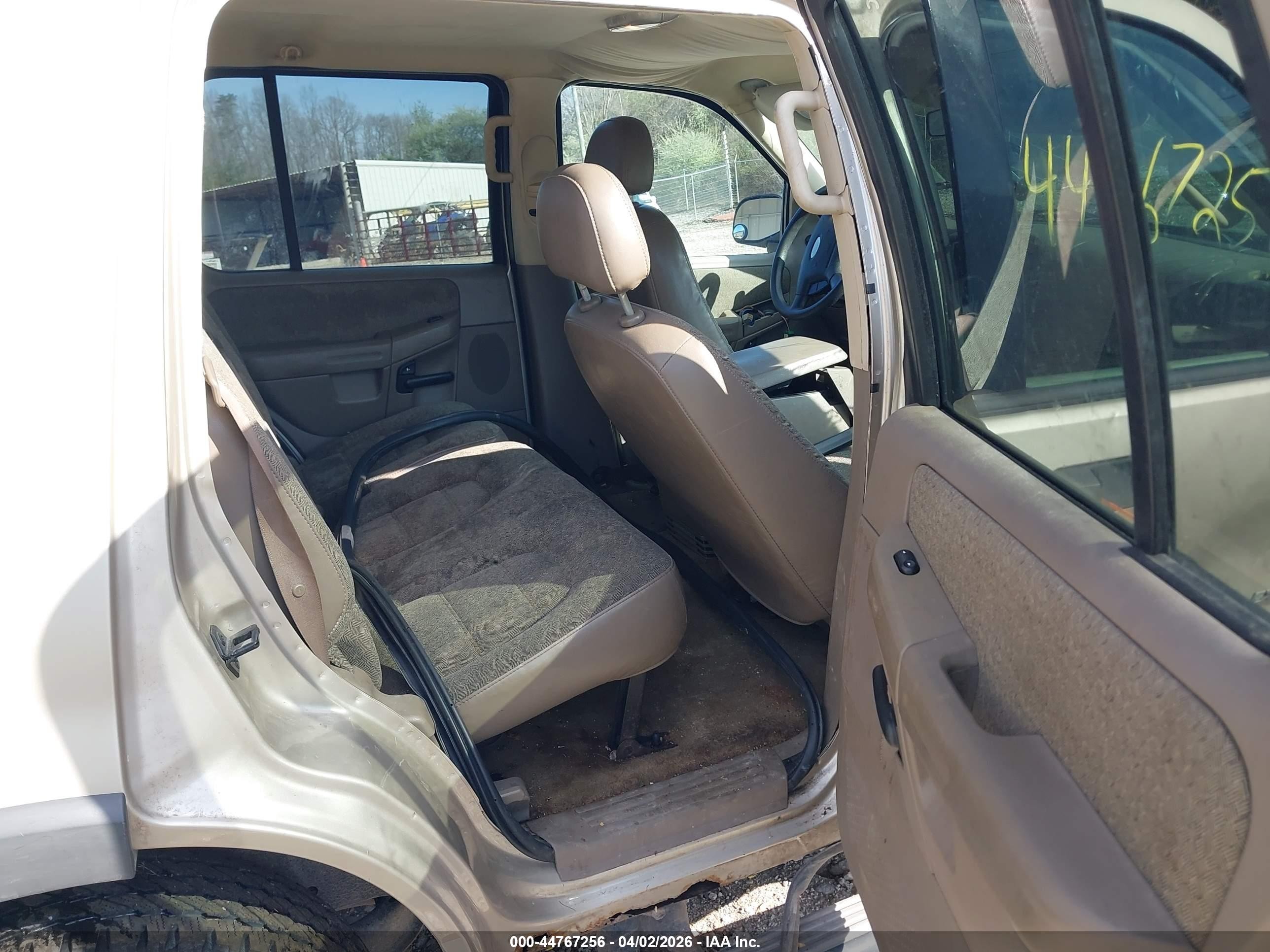 2004 Ford Explorer Xls Beige vin: 1FMZU72K04UB22290