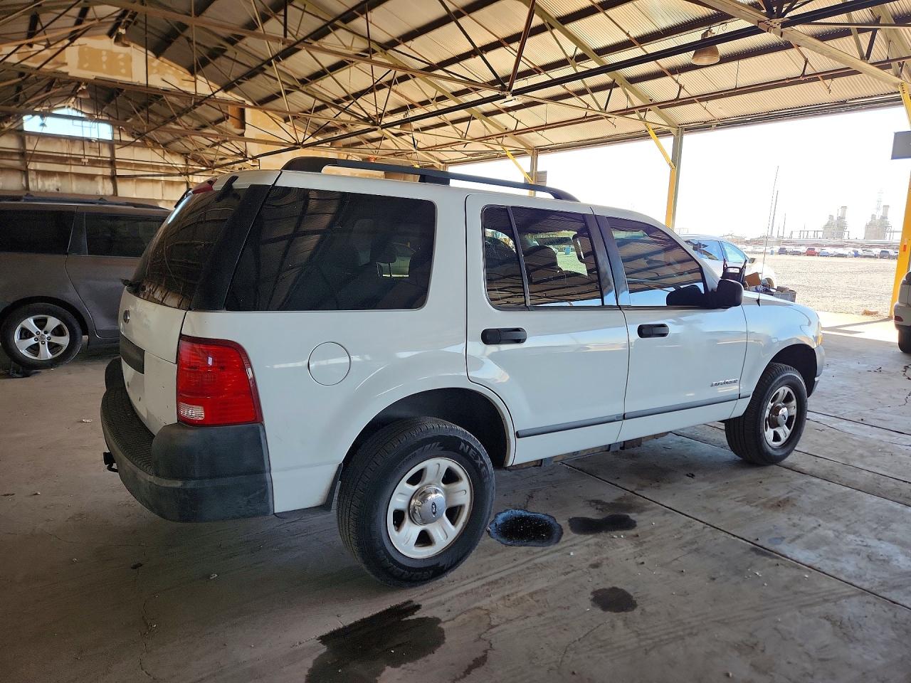 2004 Ford Explorer Xls White vin: 1FMZU72K04ZB02141