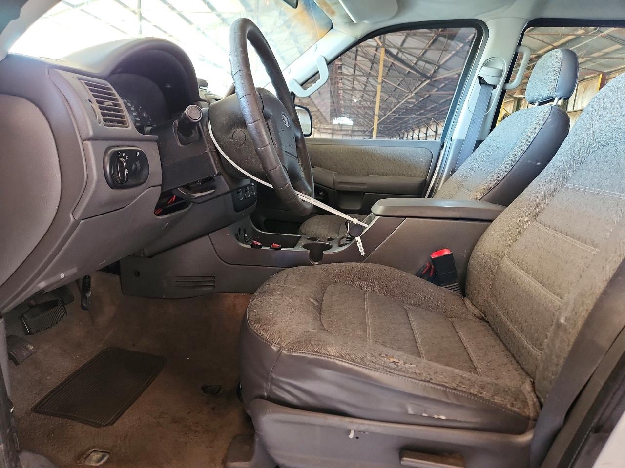2004 Ford Explorer Xls White vin: 1FMZU72K04ZB02141